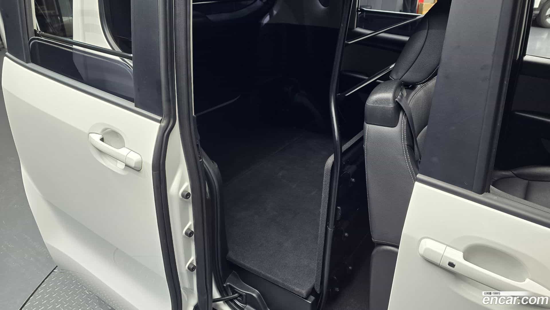 RAY Kia 2023.7-INNER-036