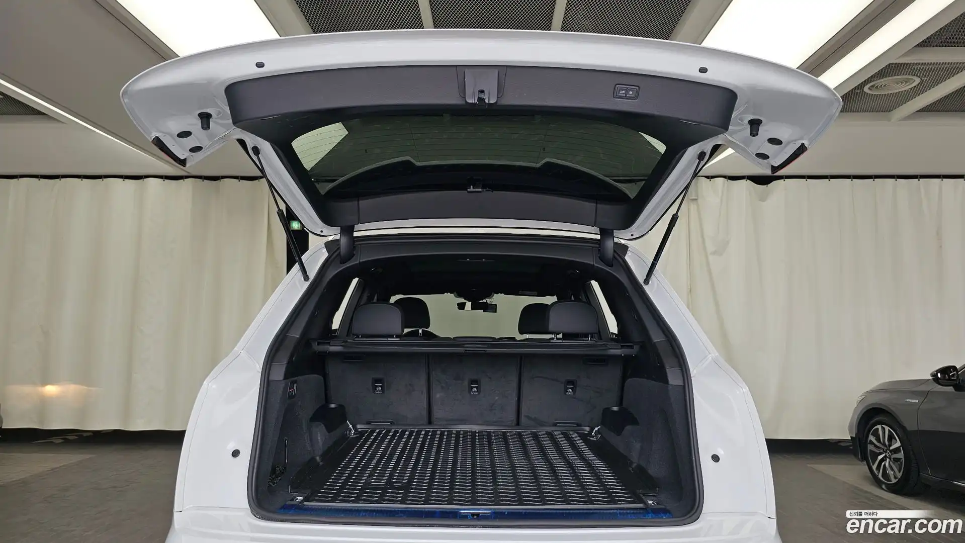 Q7 Audi 2021.7-OPTION-024