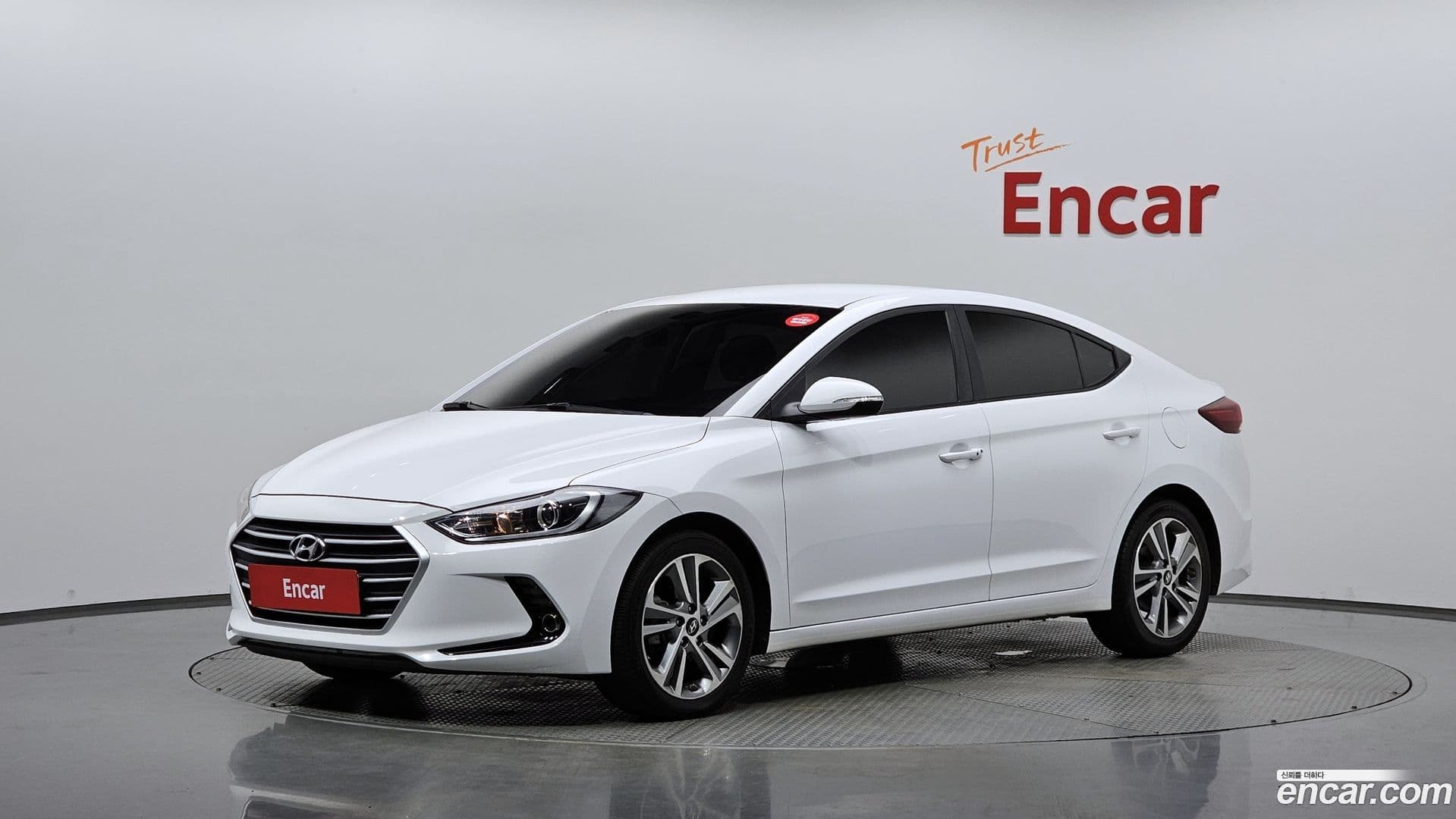 Main__Slider__Photo:AVANTE Hyundai 2018.8-0