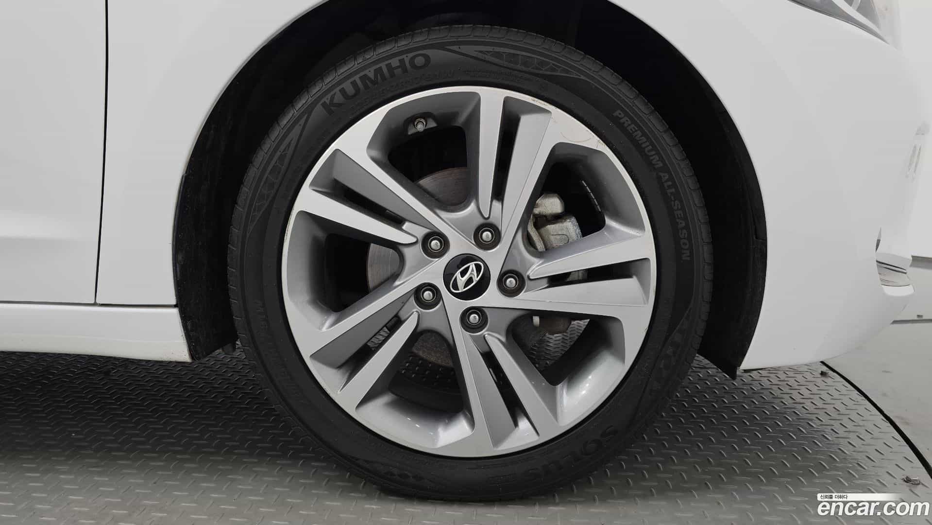 AVANTE Hyundai 2018.8-OUTER-005