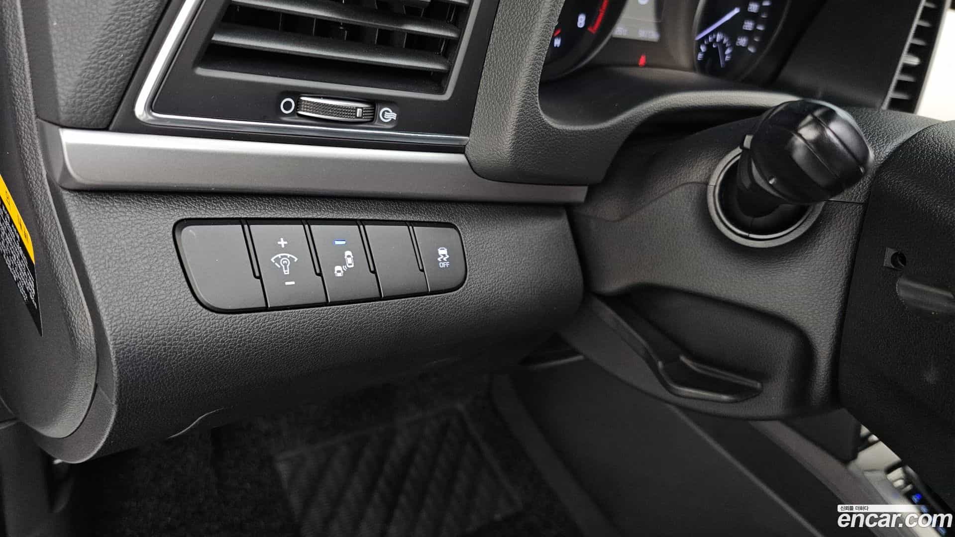 AVANTE Hyundai 2018.8-OPTION-021