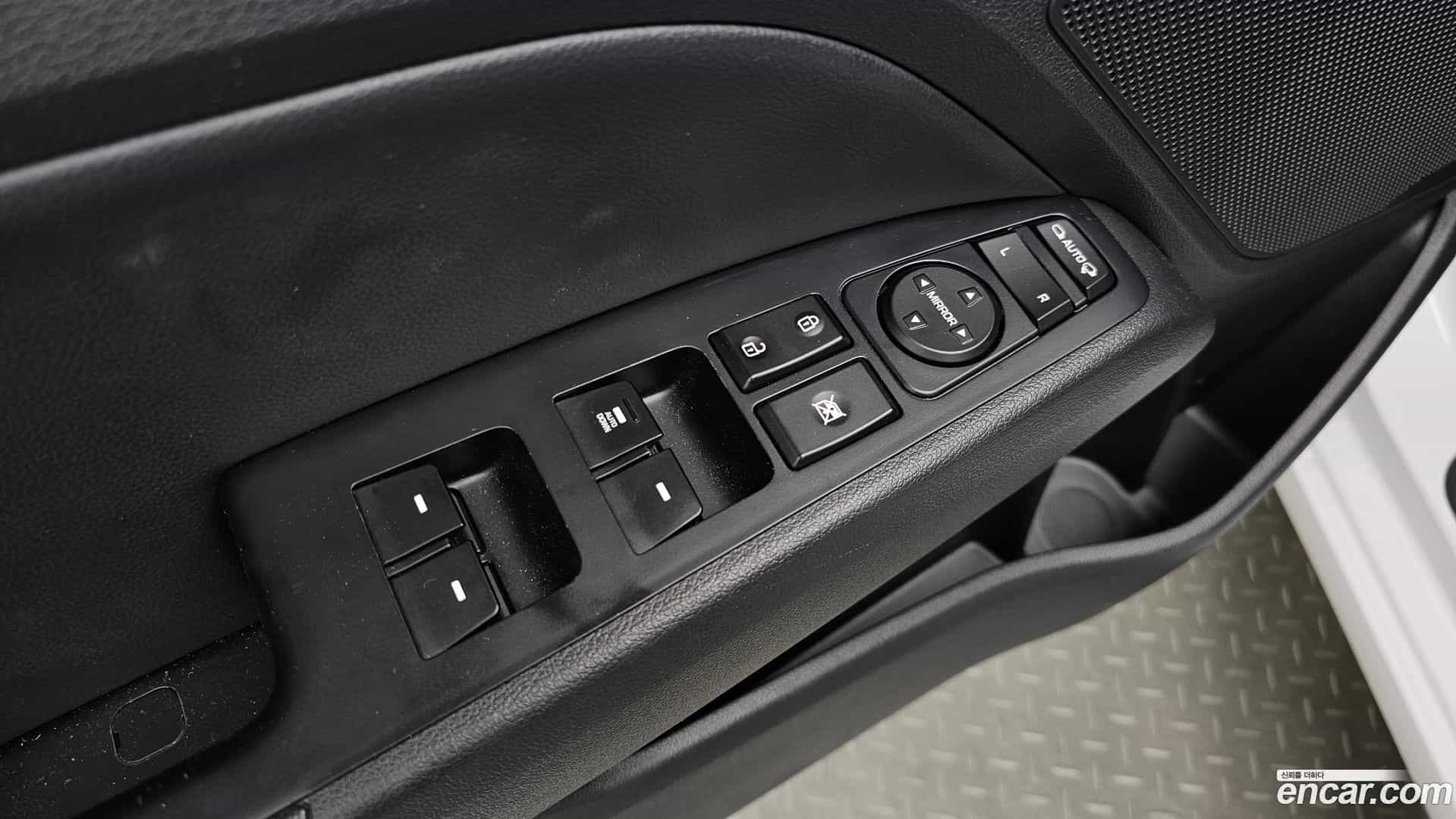 AVANTE Hyundai 2018.8-OPTION-022