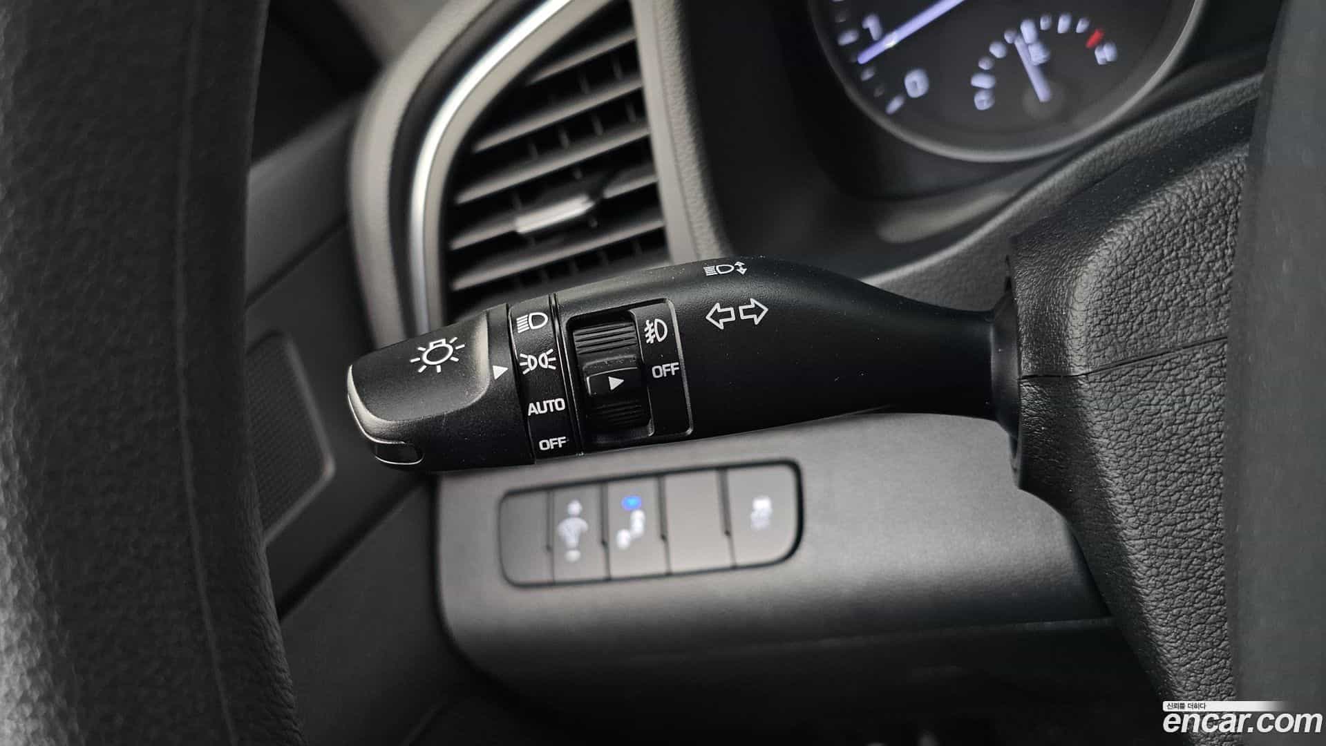 AVANTE Hyundai 2018.8-OPTION-023