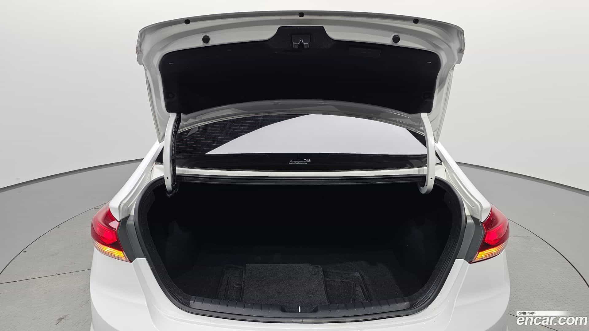 AVANTE Hyundai 2018.8-OPTION-042