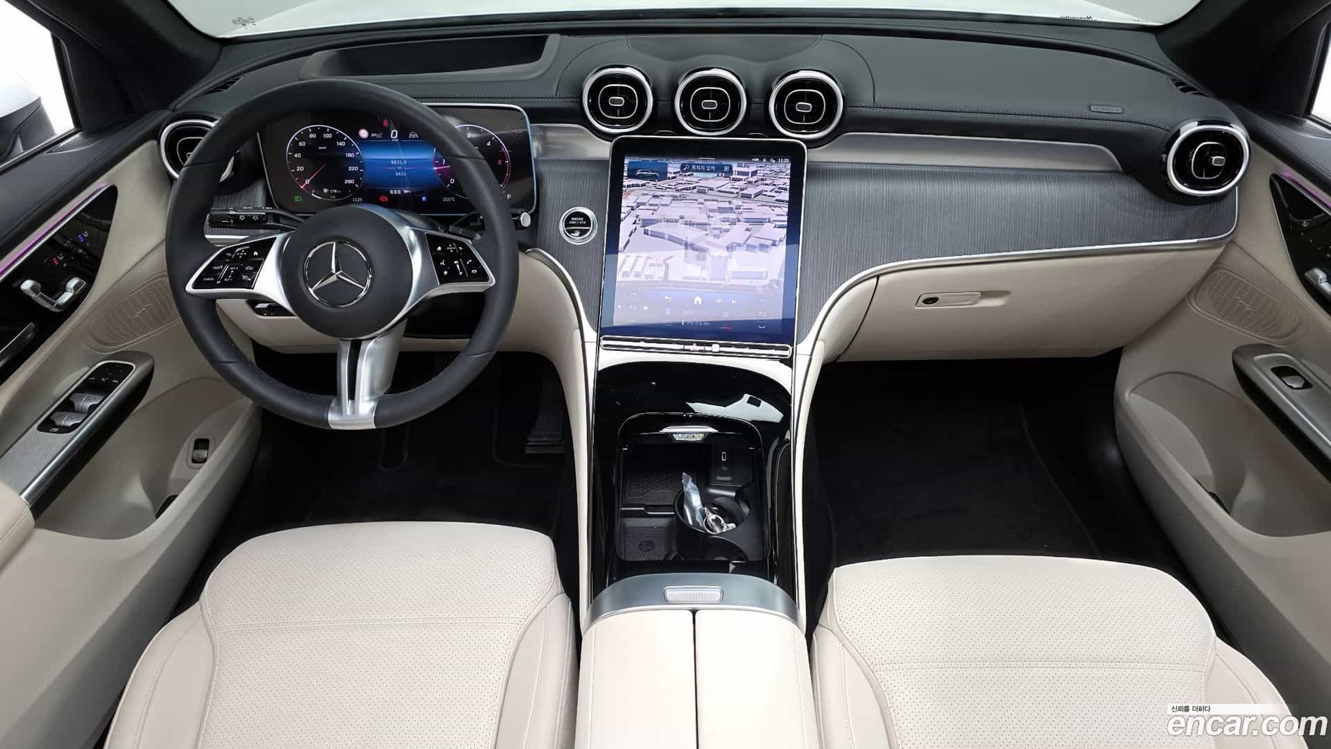 GLC-Class Mercedes-Benz 2024.4-INNER-007
