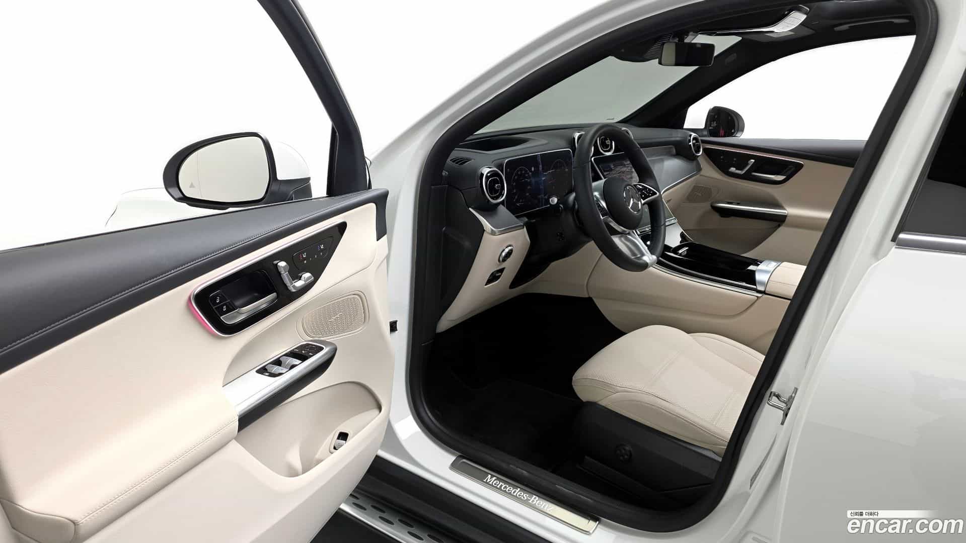 GLC-Class Mercedes-Benz 2024.4-INNER-010