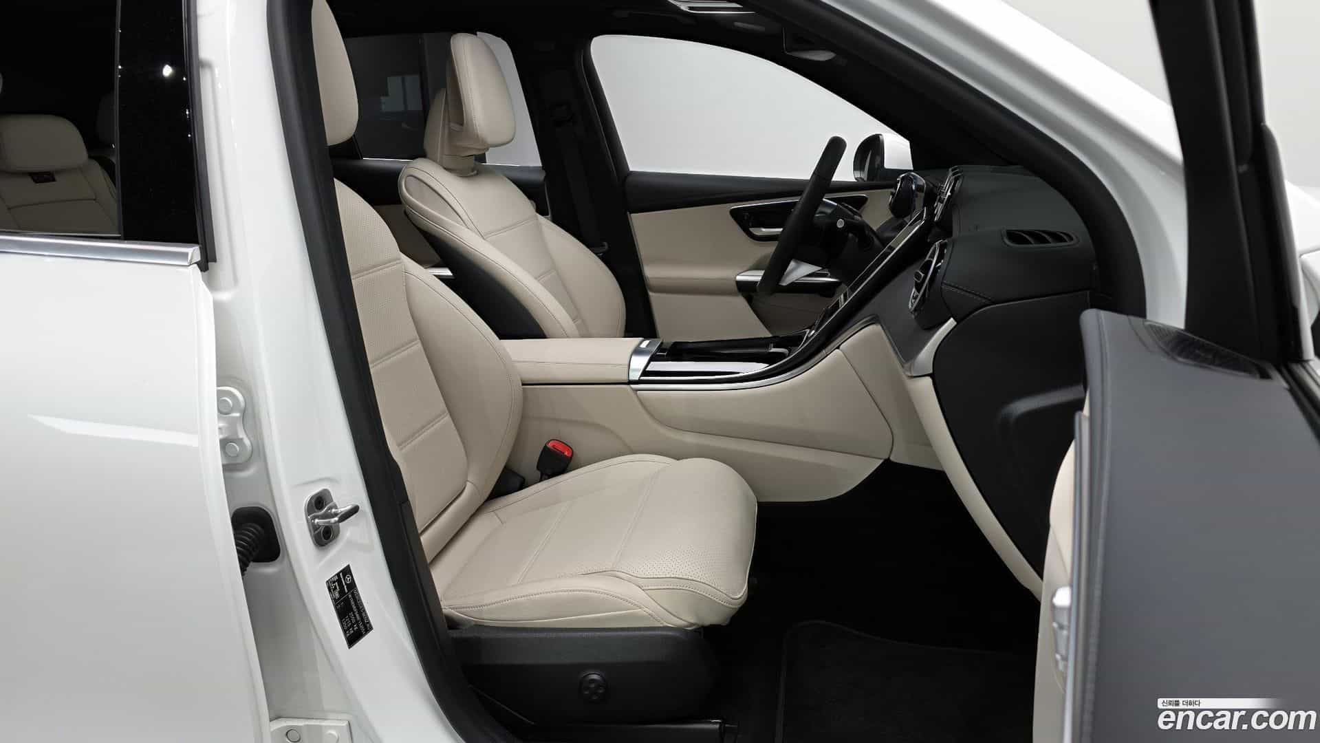 GLC-Class Mercedes-Benz 2024.4-OPTION-015