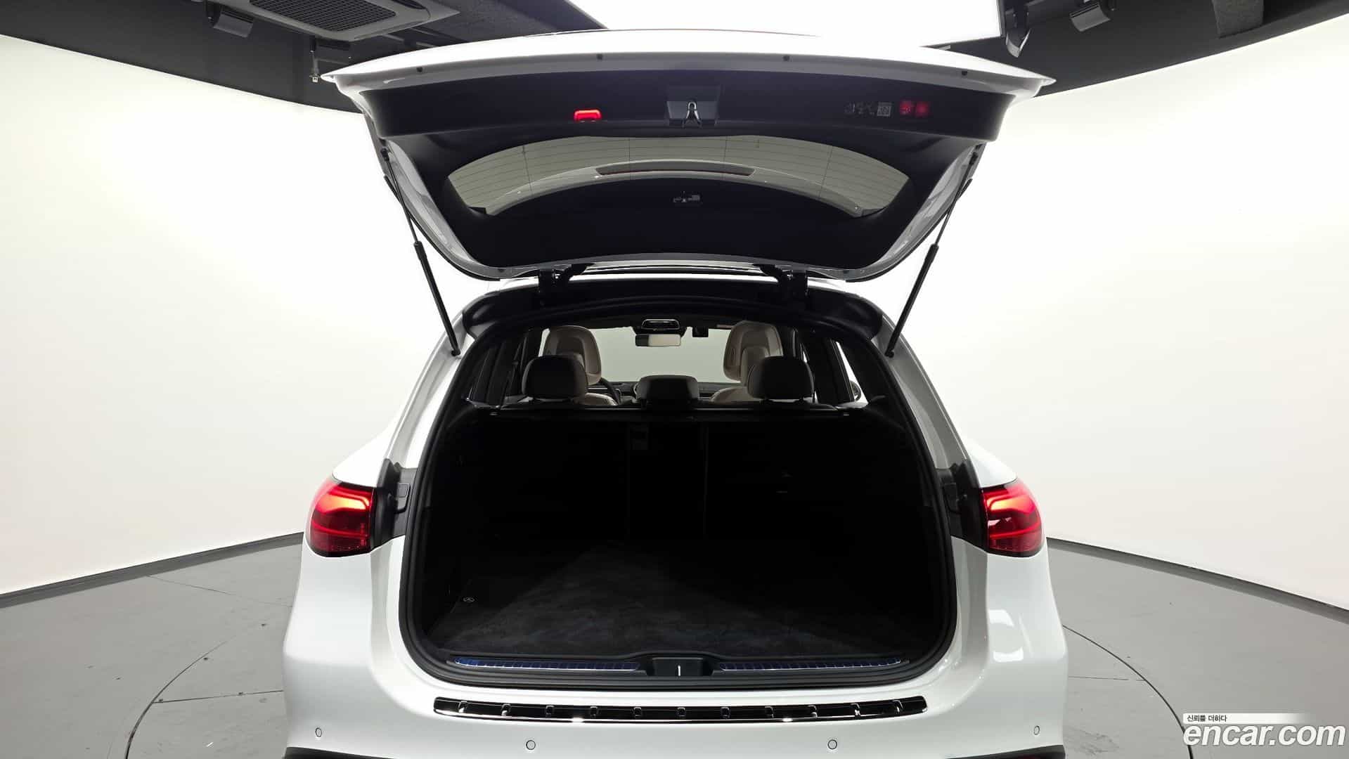 GLC-Class Mercedes-Benz 2024.4-OPTION-024
