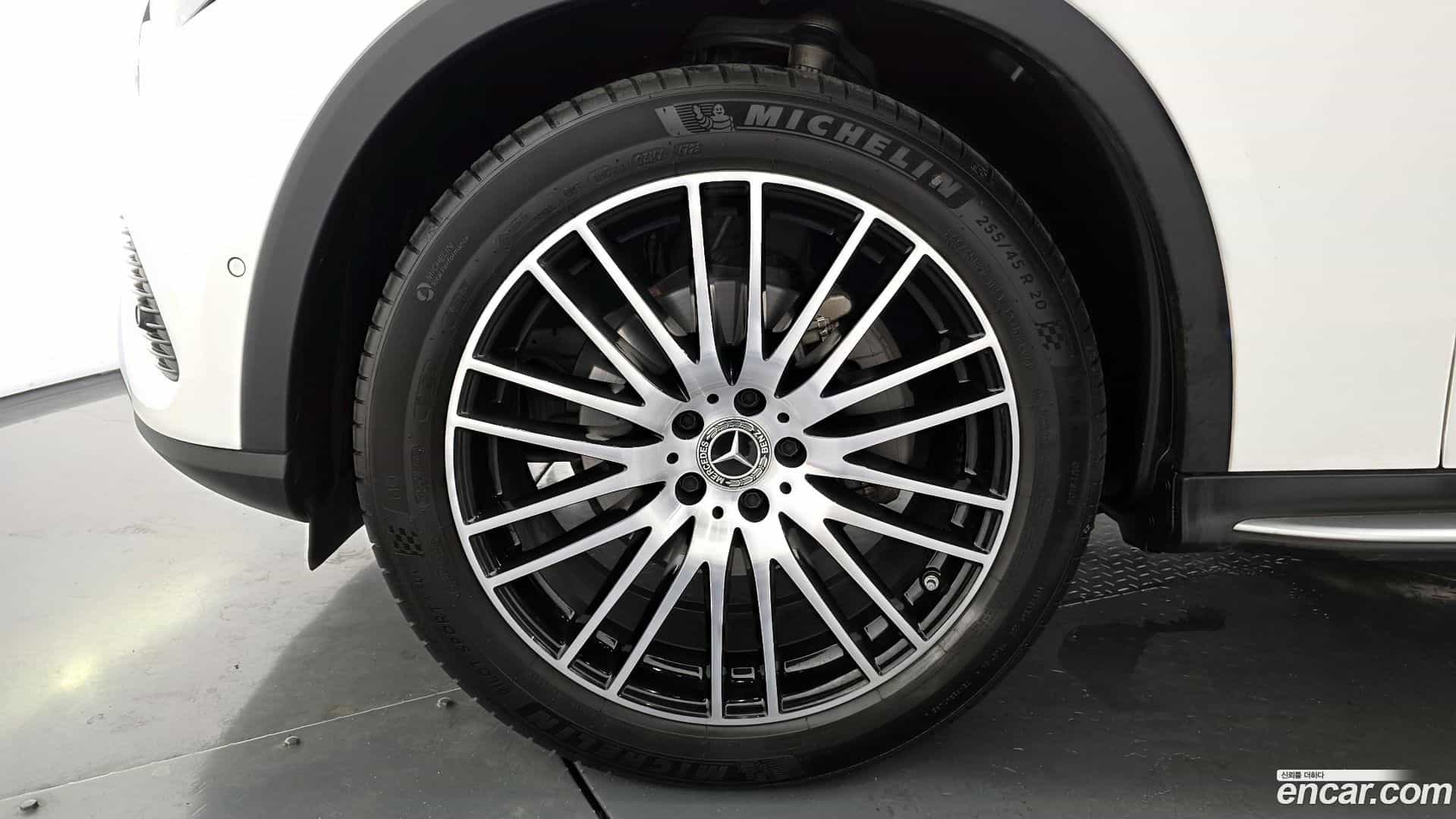 GLC-Class Mercedes-Benz 2024.4-OUTER-031