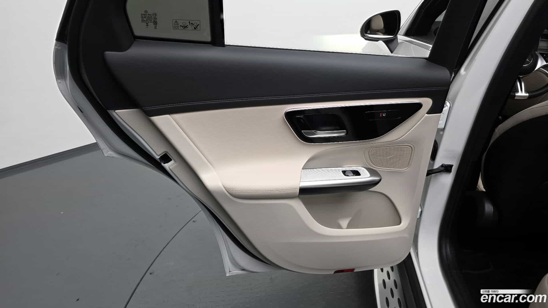 GLC-Class Mercedes-Benz 2024.4-INNER-034