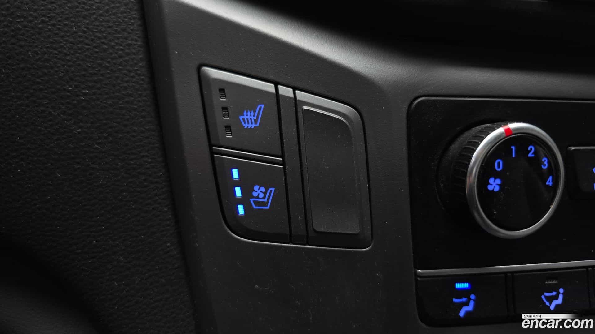 Starex Hyundai 2019.3-OPTION-018
