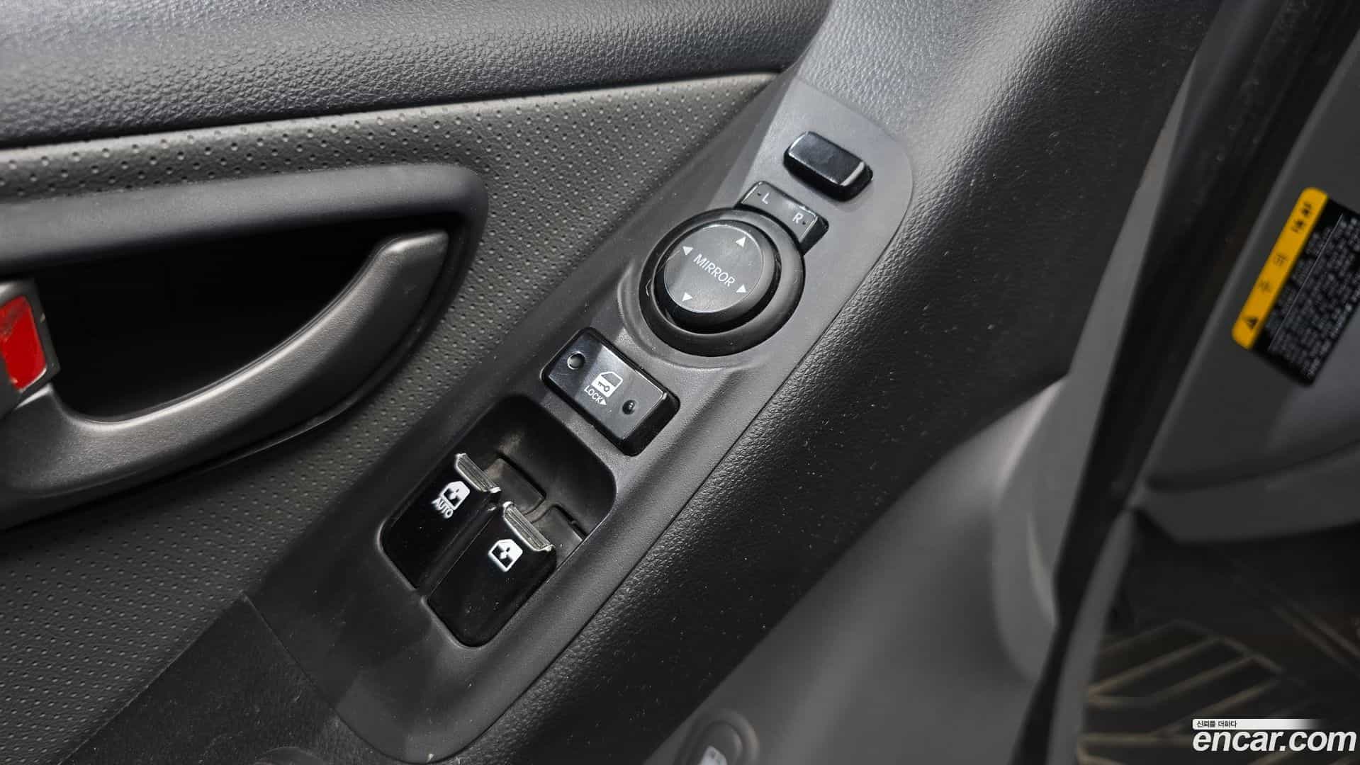 Starex Hyundai 2019.3-OPTION-022