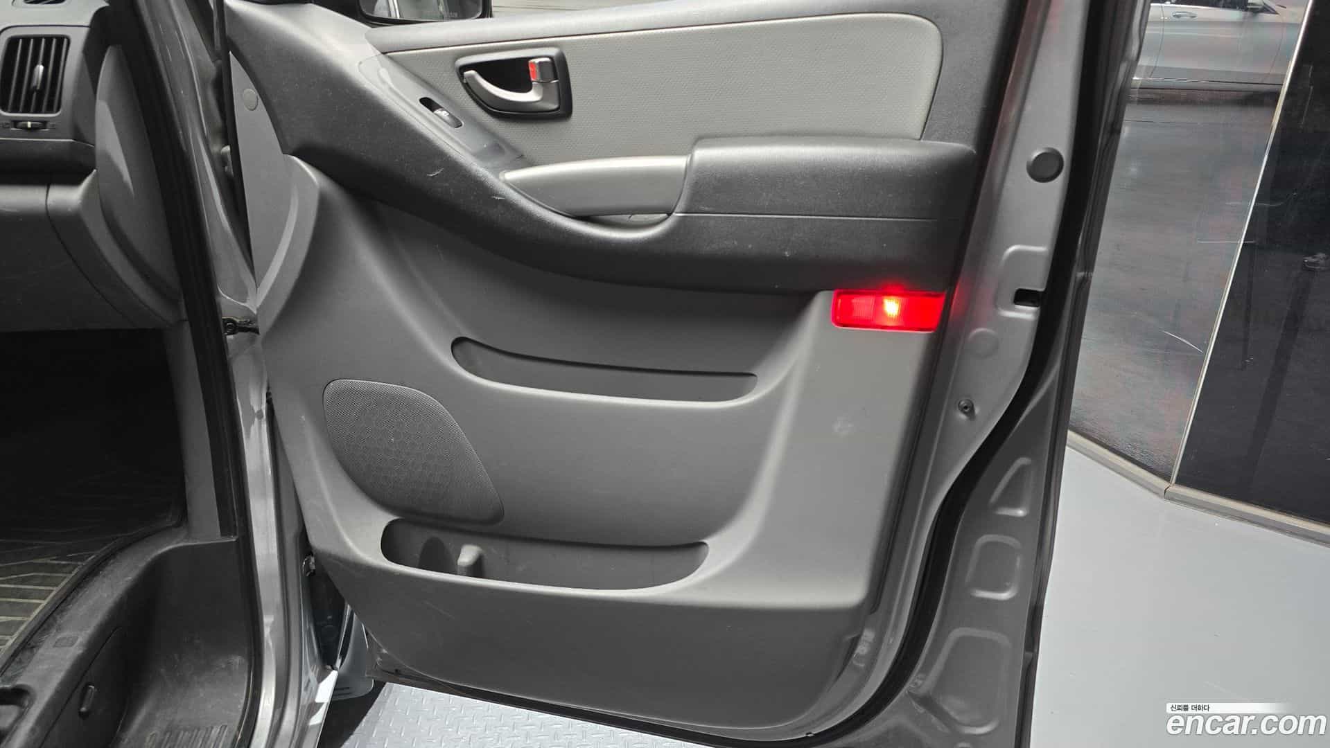 Starex Hyundai 2019.3-INNER-034