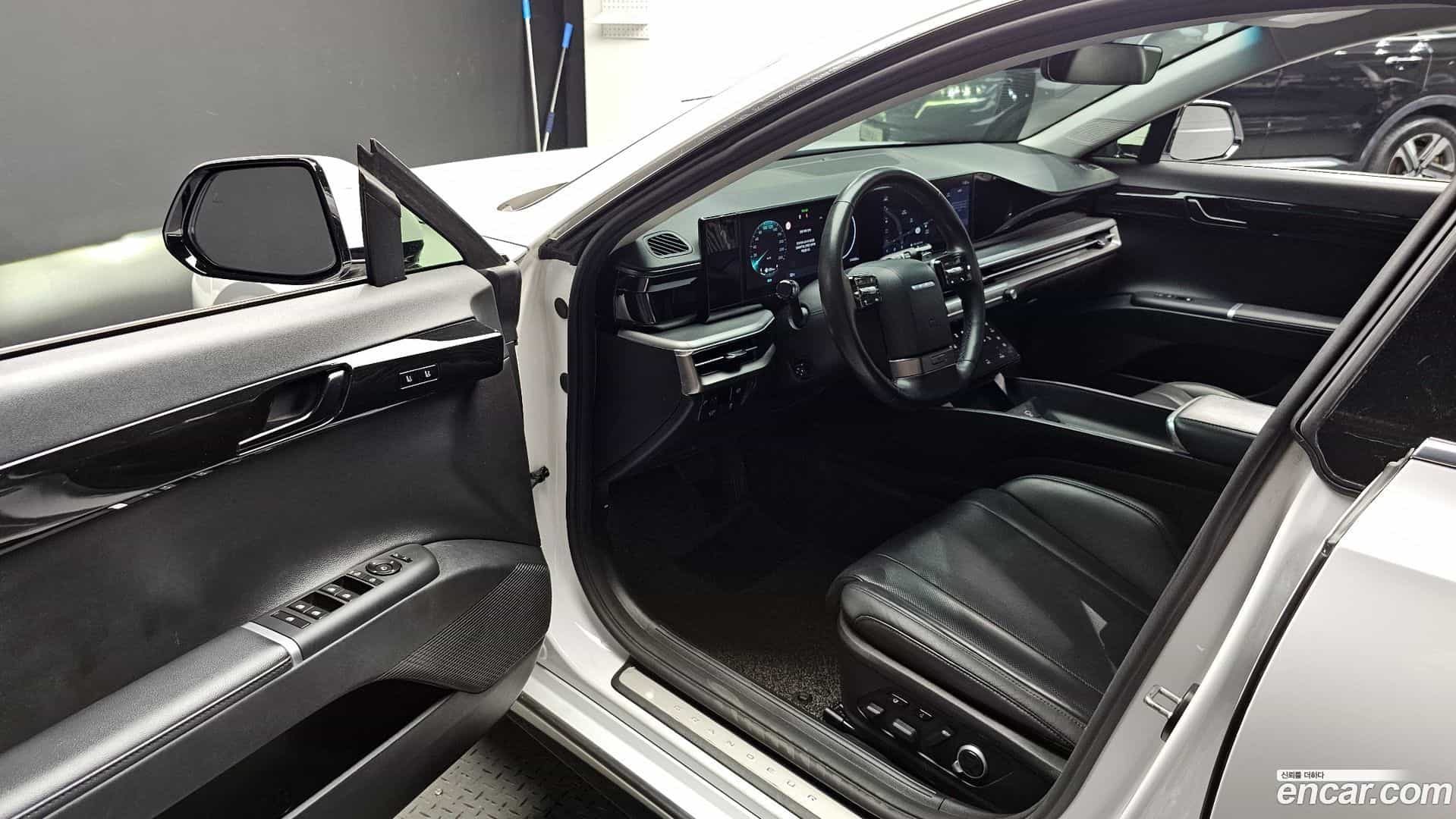 Grandeur Hyundai 2024.3-INNER-010
