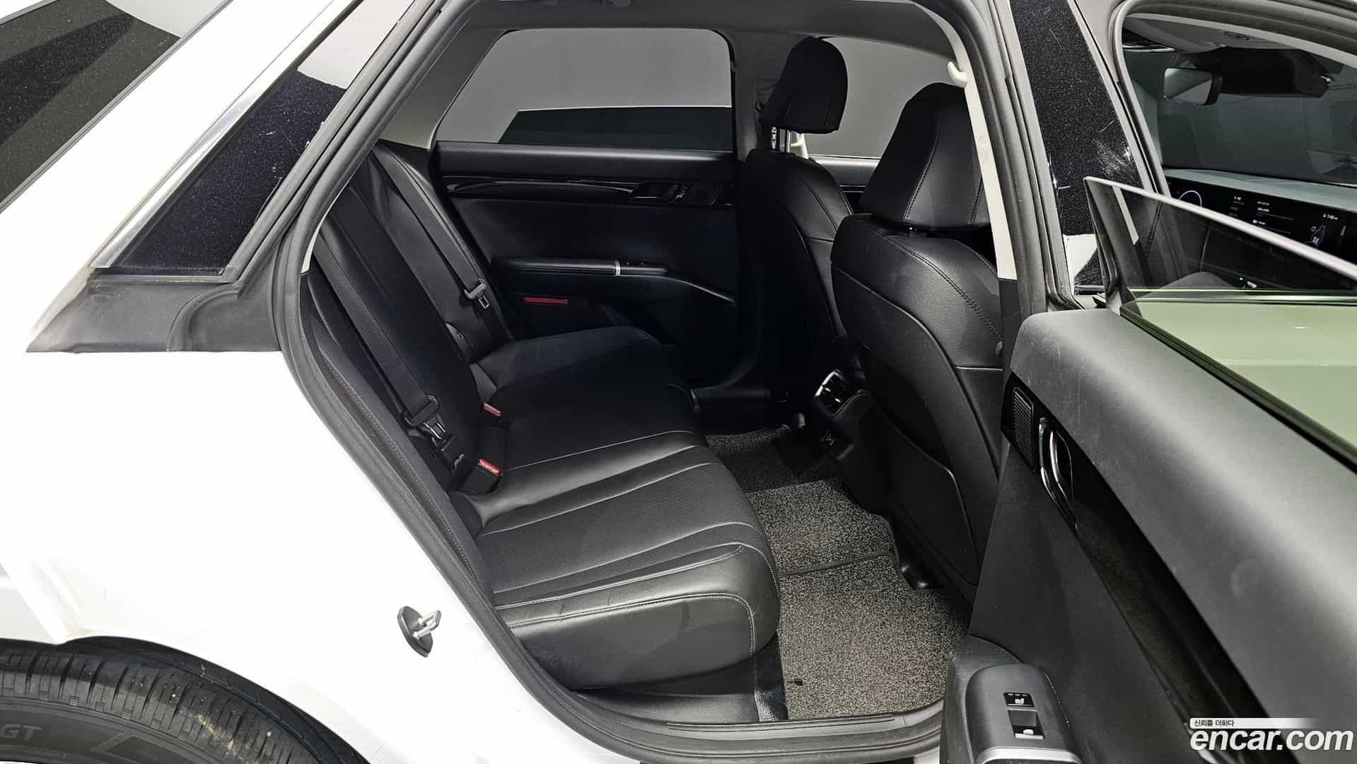 Grandeur Hyundai 2024.3-OPTION-015