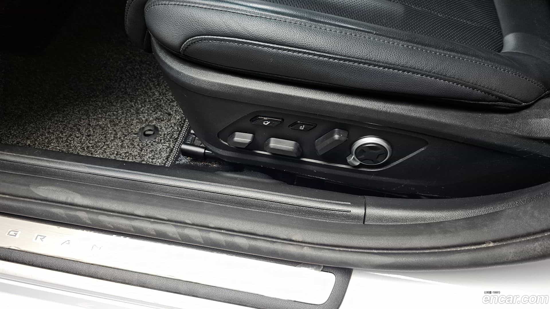 Grandeur Hyundai 2024.3-OPTION-045