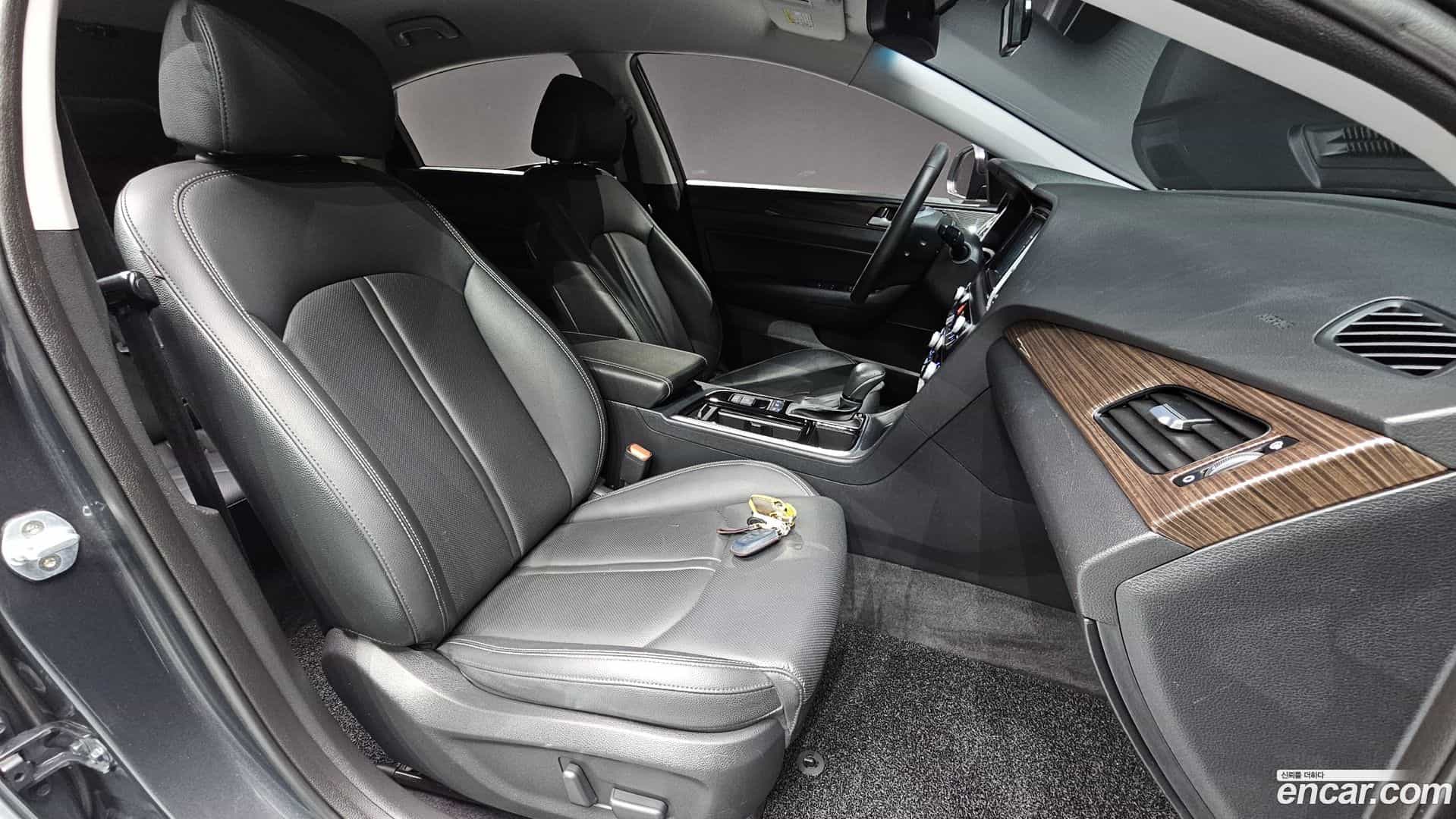 Sonata Hyundai 2019.1-INNER-010