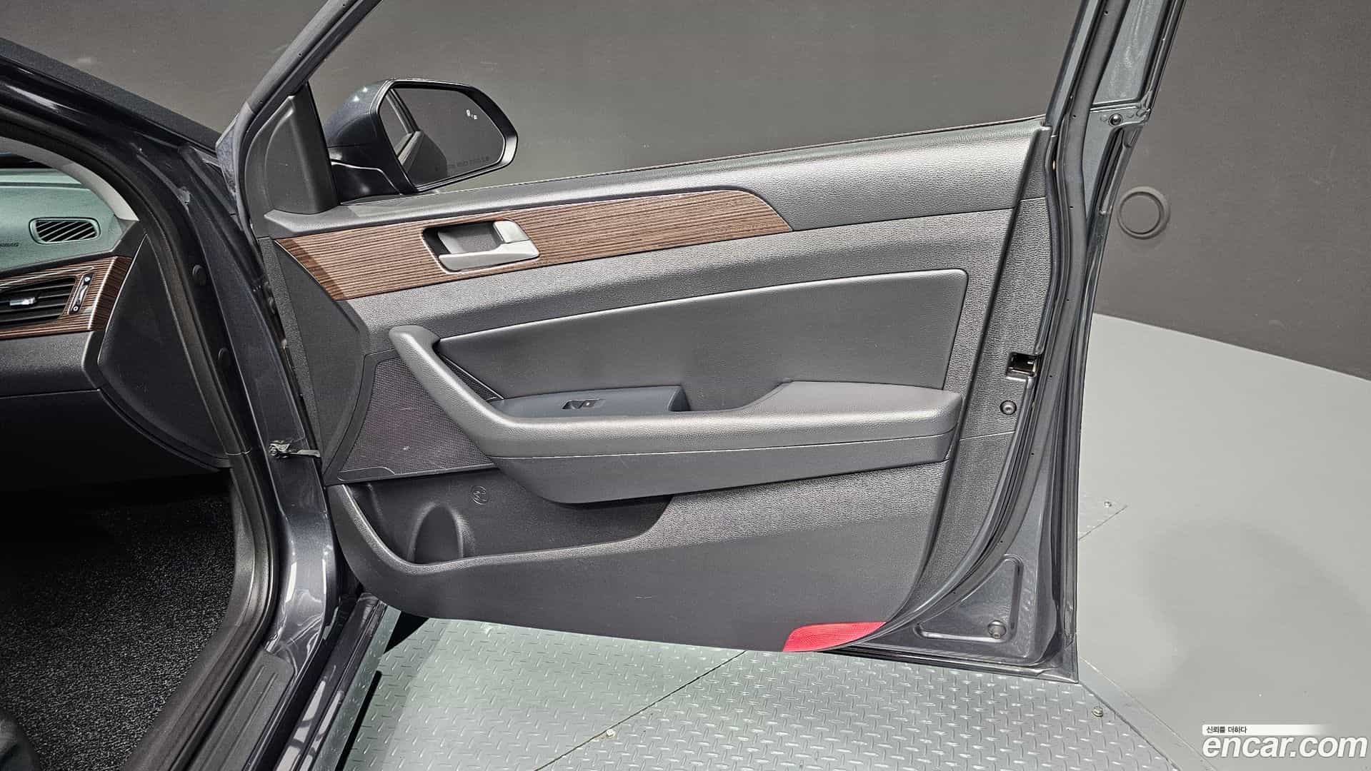 Sonata Hyundai 2019.1-INNER-035