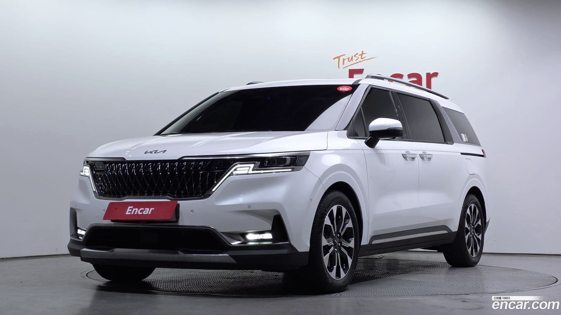 Main__Slider__Photo:Canival Kia 2022.5-0