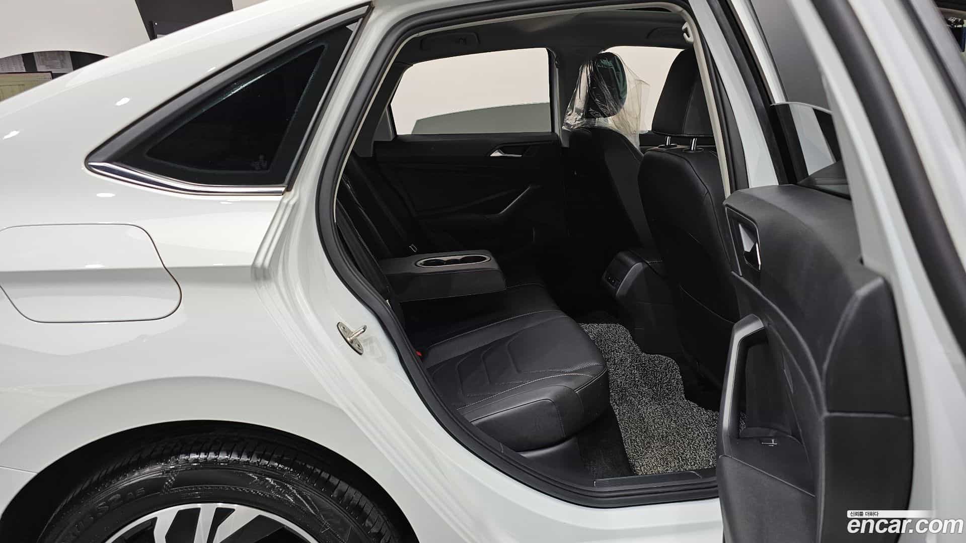 Jetta Volkswagen 2021.5-OPTION-015