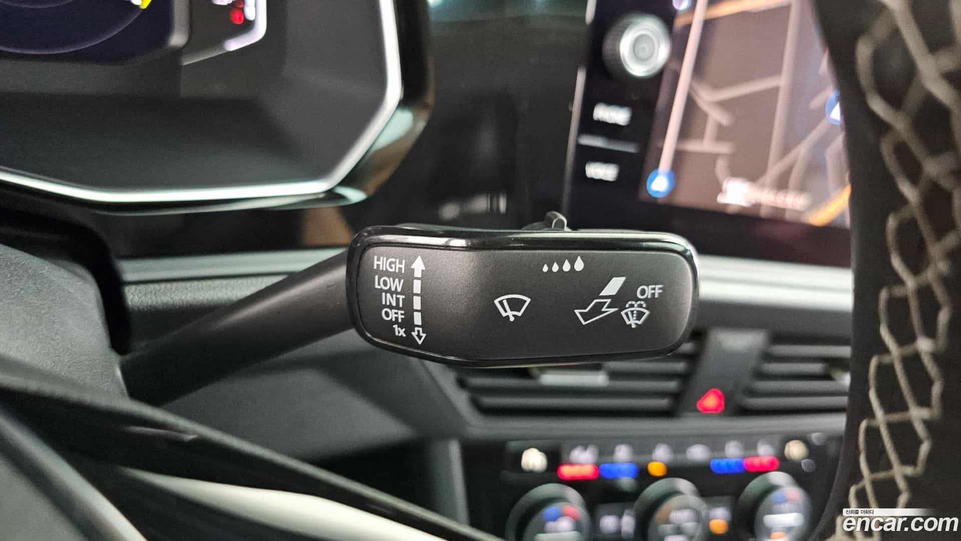 Jetta Volkswagen 2021.5-OPTION-042