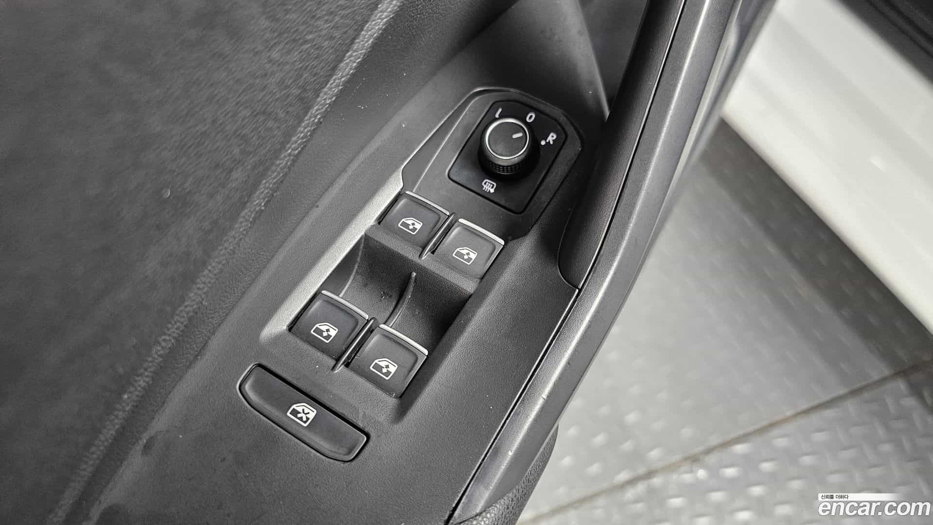 Jetta Volkswagen 2021.5-OPTION-043