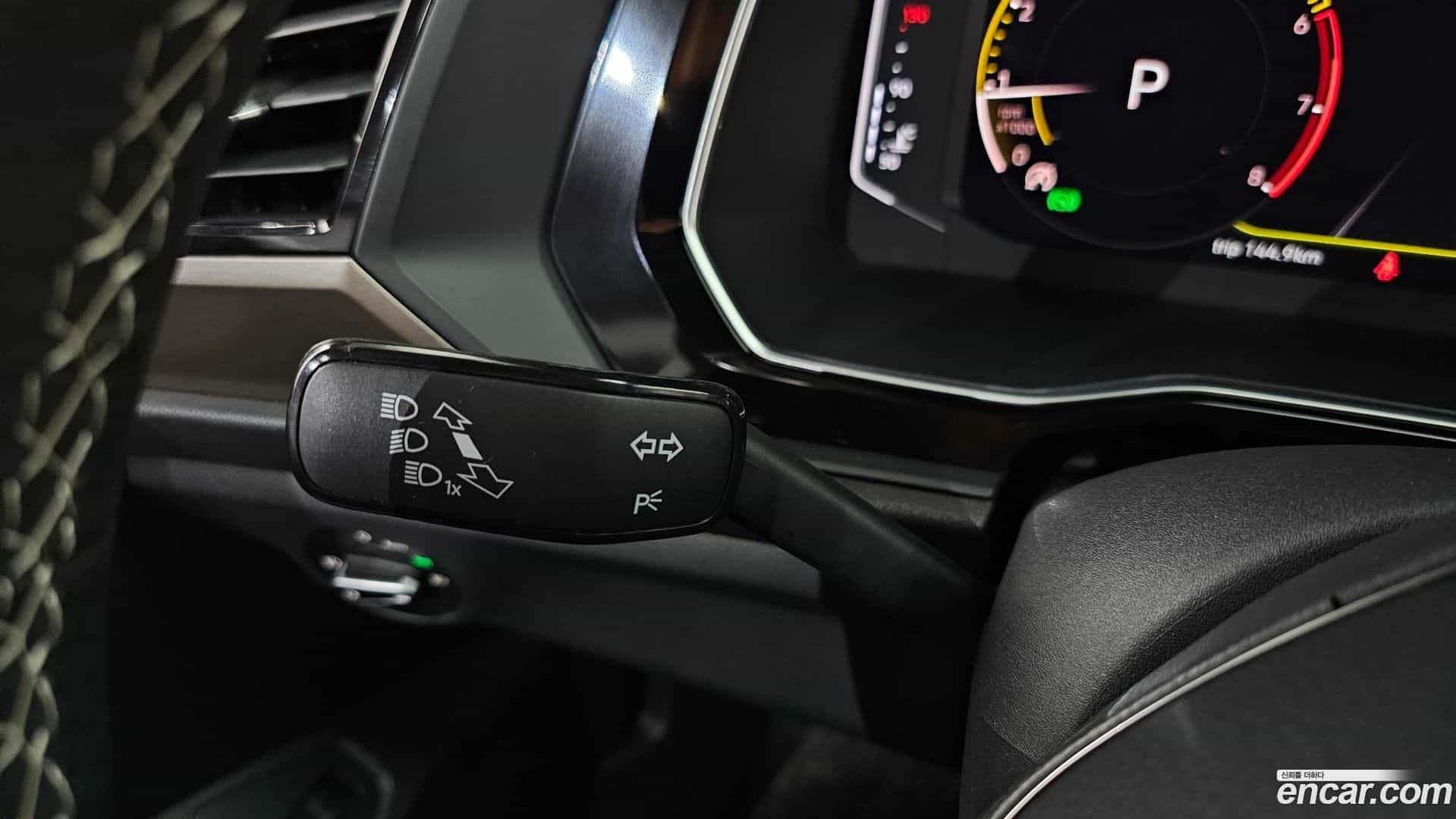 Jetta Volkswagen 2021.5-OPTION-050