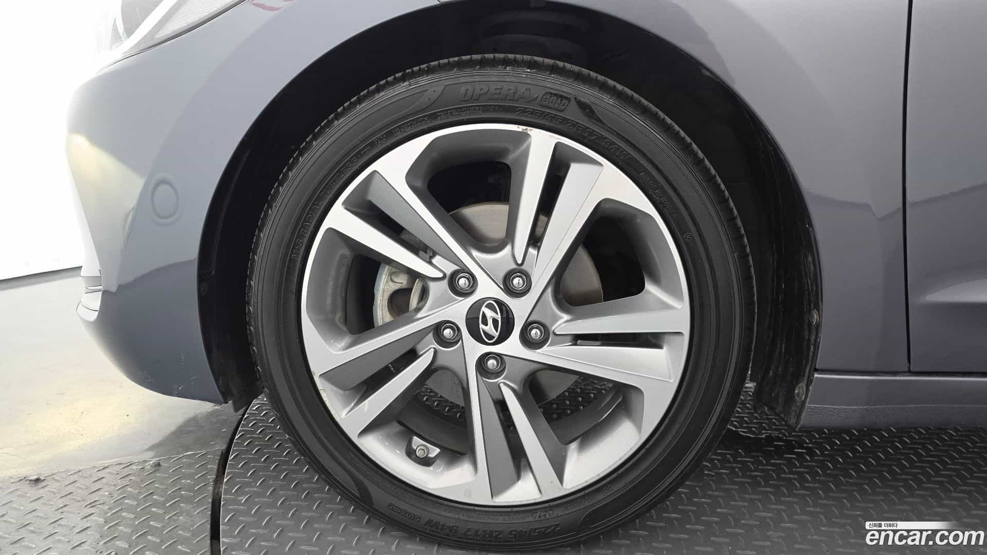 AVANTE Hyundai 2017.11-OUTER-005