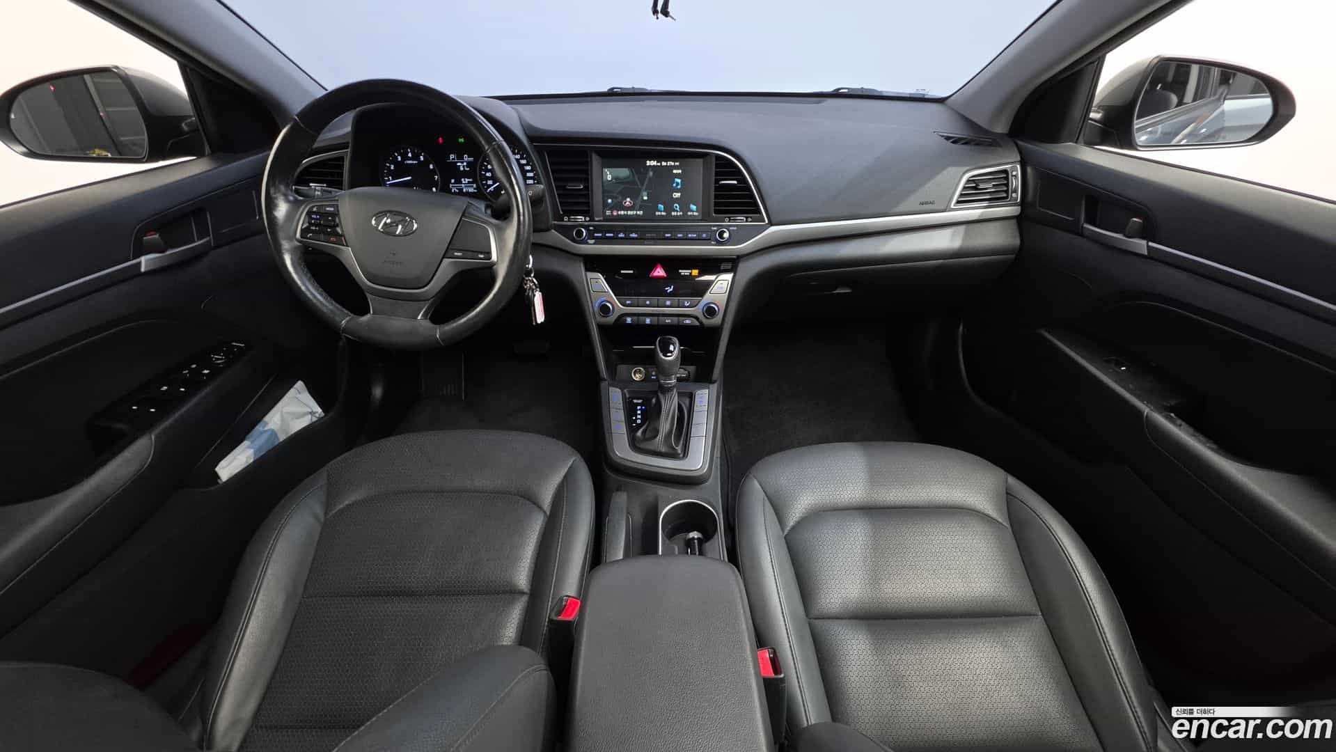 AVANTE Hyundai 2017.11-INNER-007