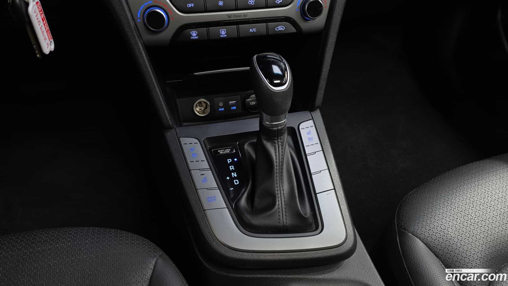 AVANTE Hyundai 2017.11-INNER-009