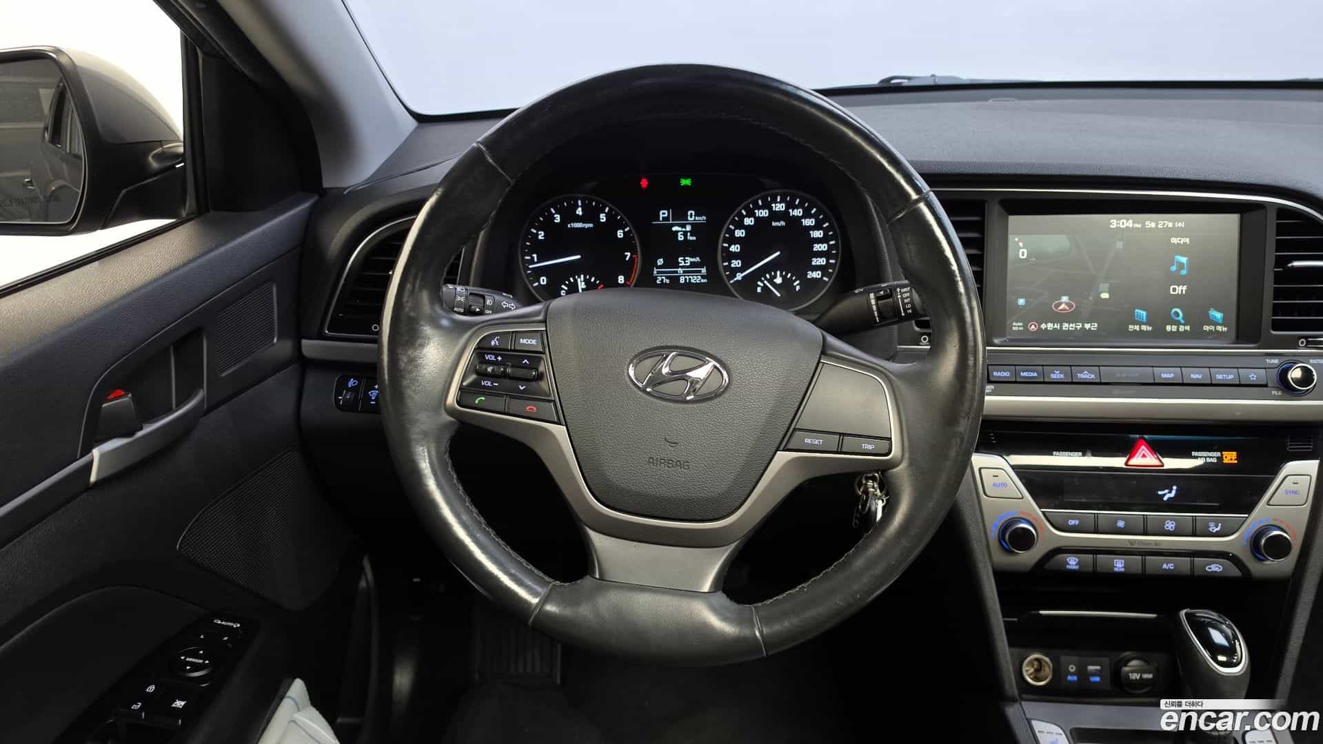 AVANTE Hyundai 2017.11-OPTION-016