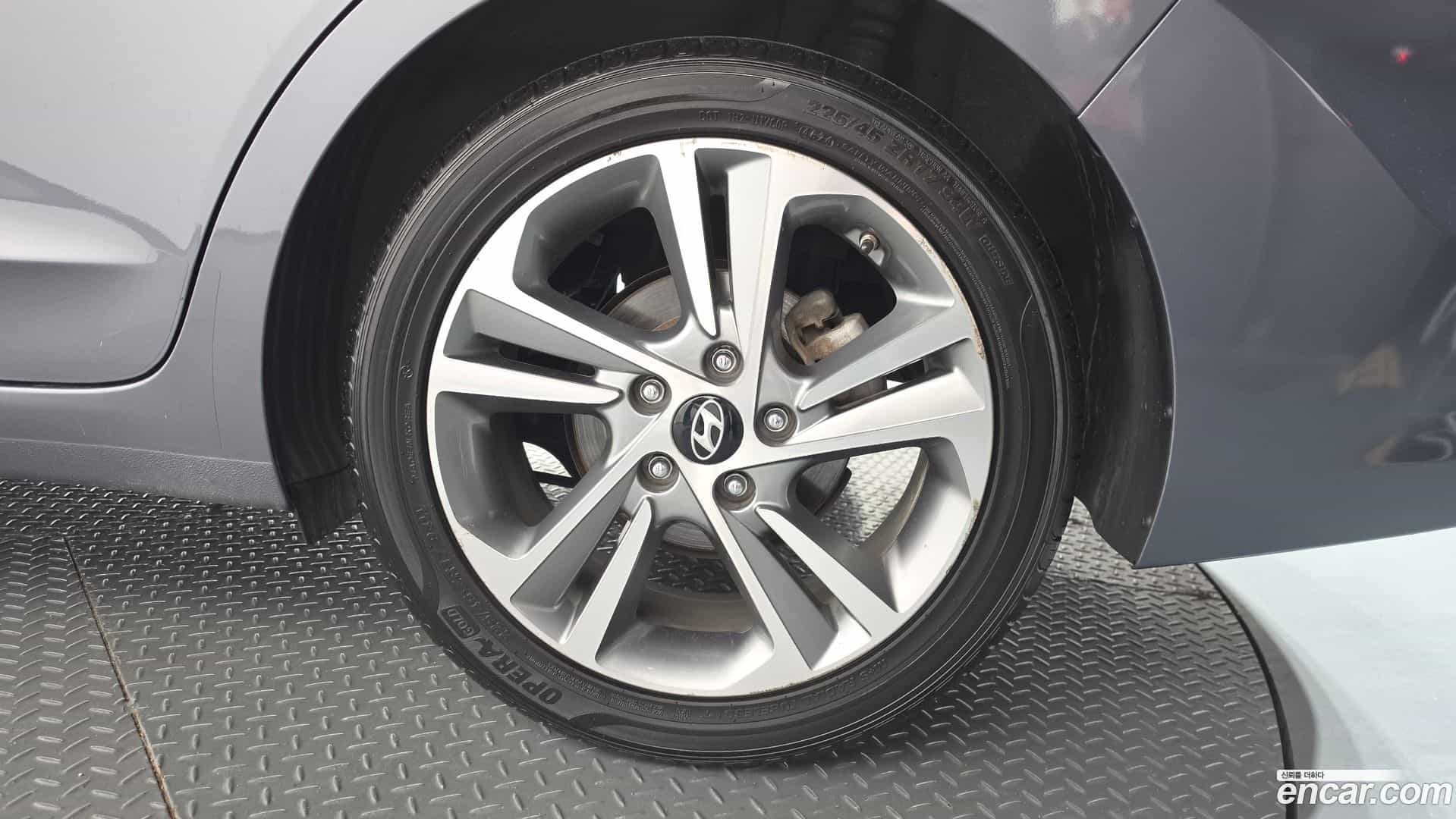 AVANTE Hyundai 2017.11-OUTER-031