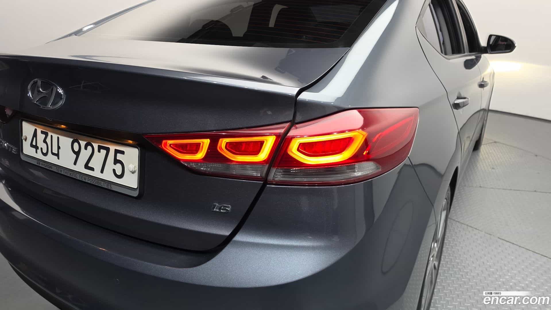 AVANTE Hyundai 2017.11-OUTER-033