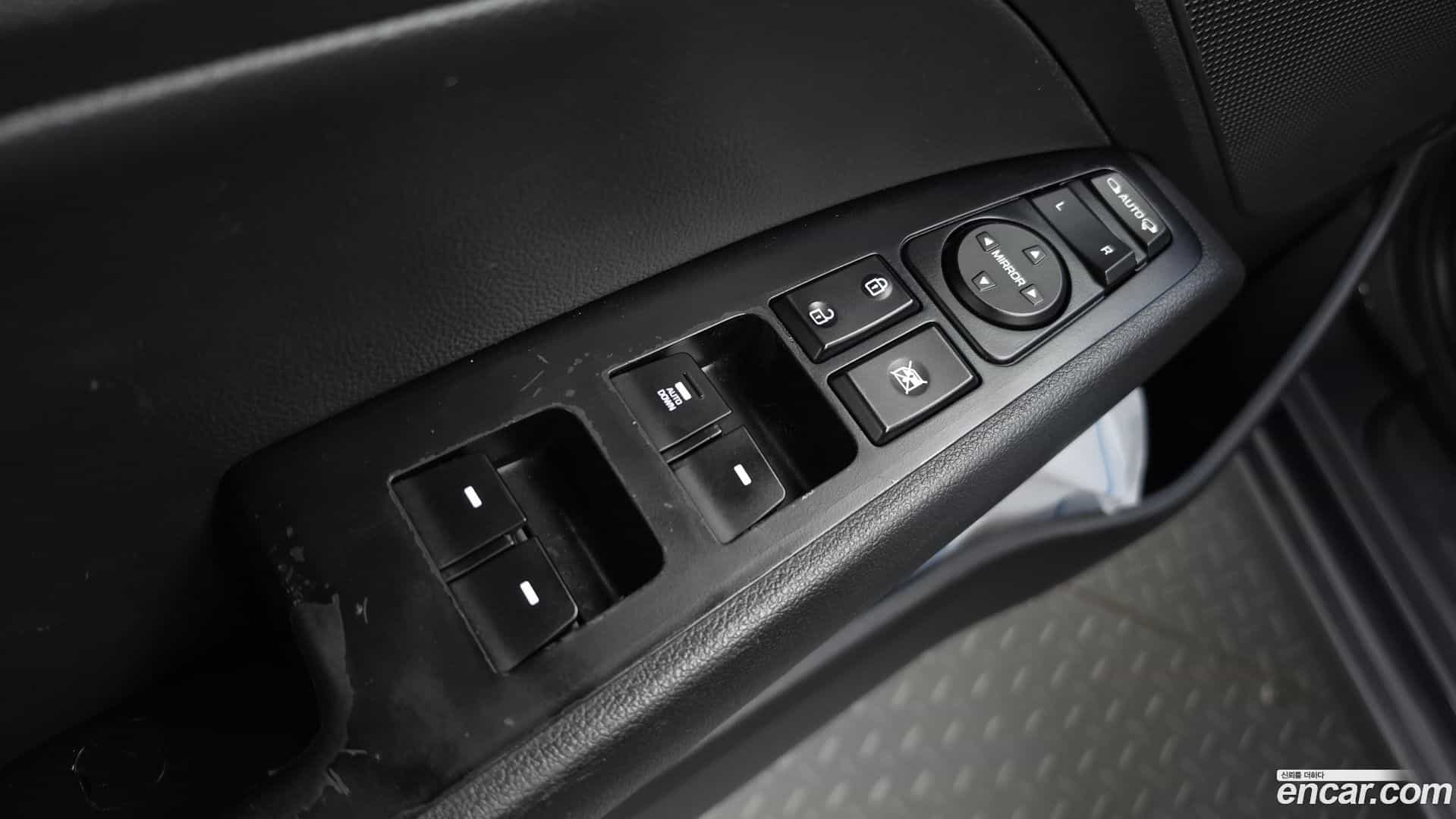 AVANTE Hyundai 2017.11-OPTION-042