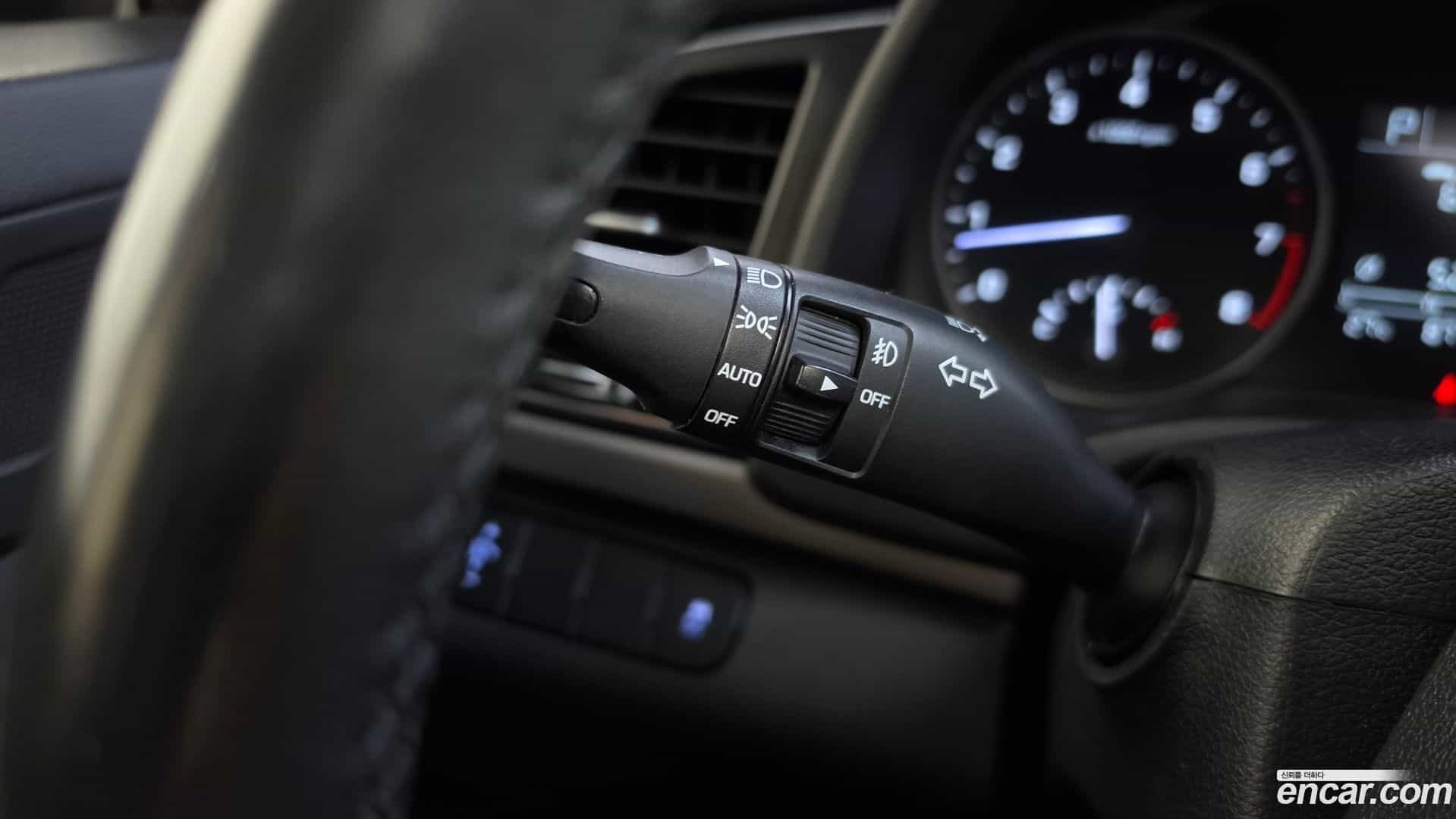 AVANTE Hyundai 2017.11-OPTION-043