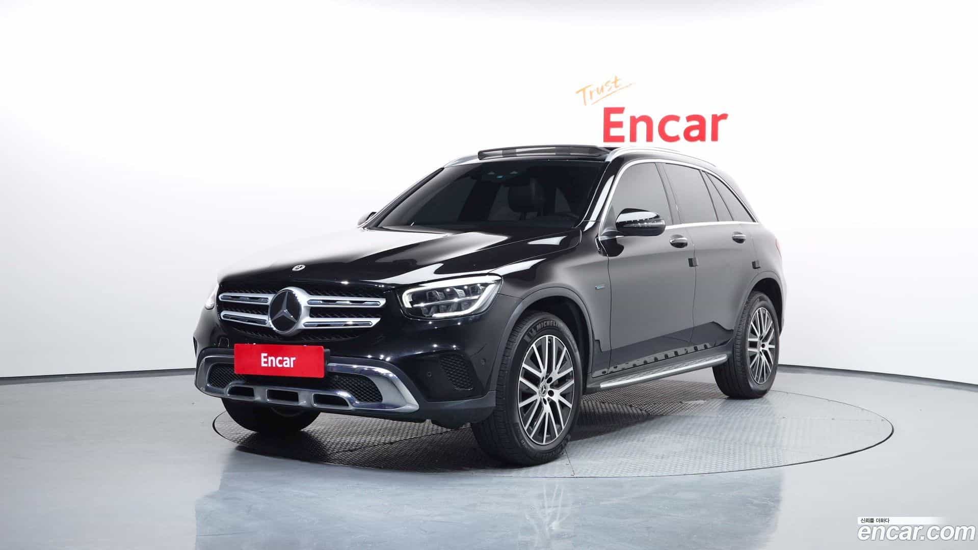 GLC-Class Mercedes-Benz 2021.0-OUTER-001