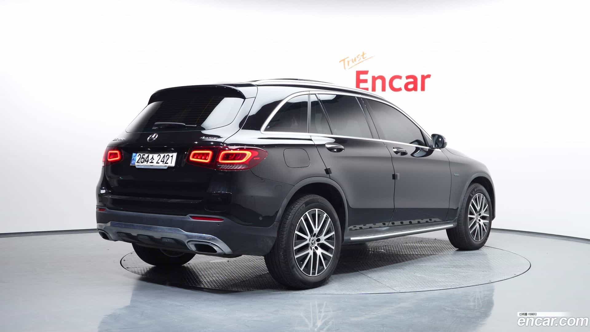 GLC-Class Mercedes-Benz 2021.0-OUTER-002