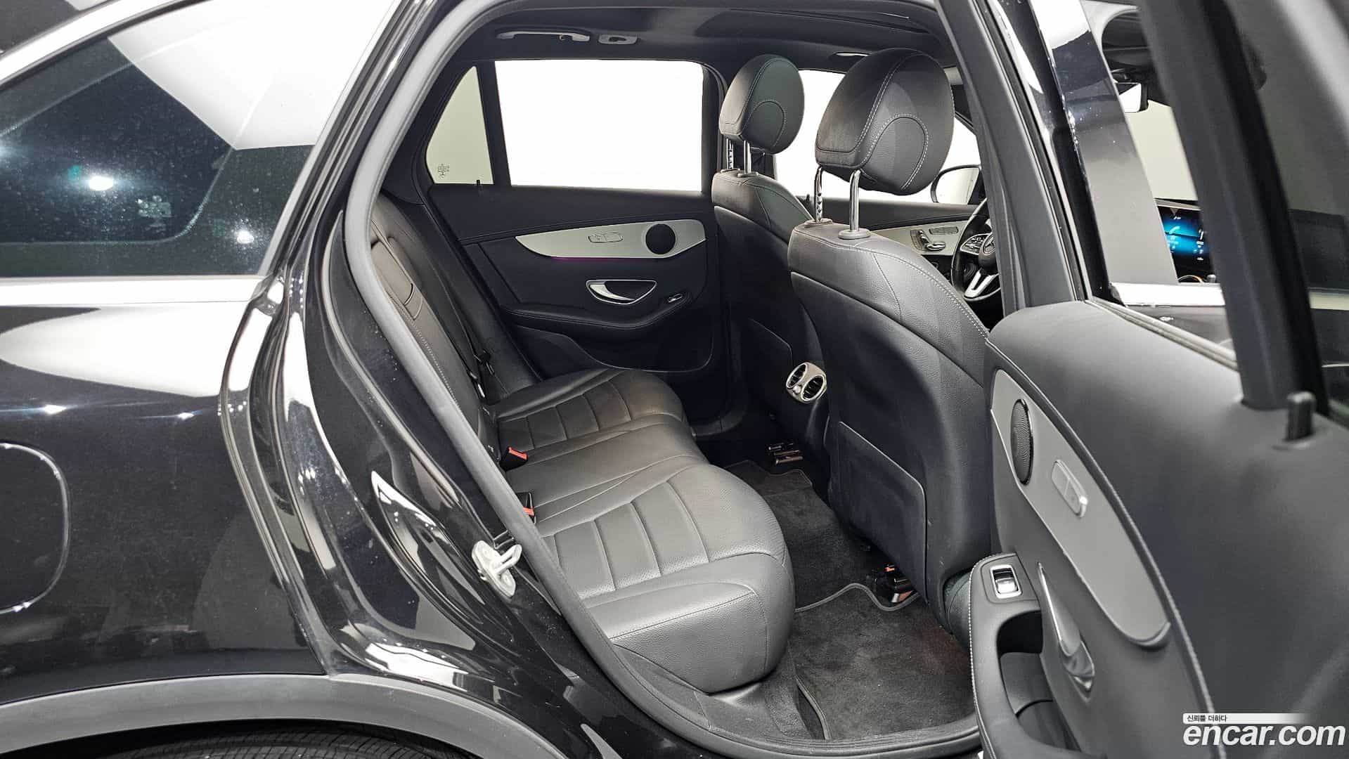 GLC-Class Mercedes-Benz 2021.0-OPTION-015
