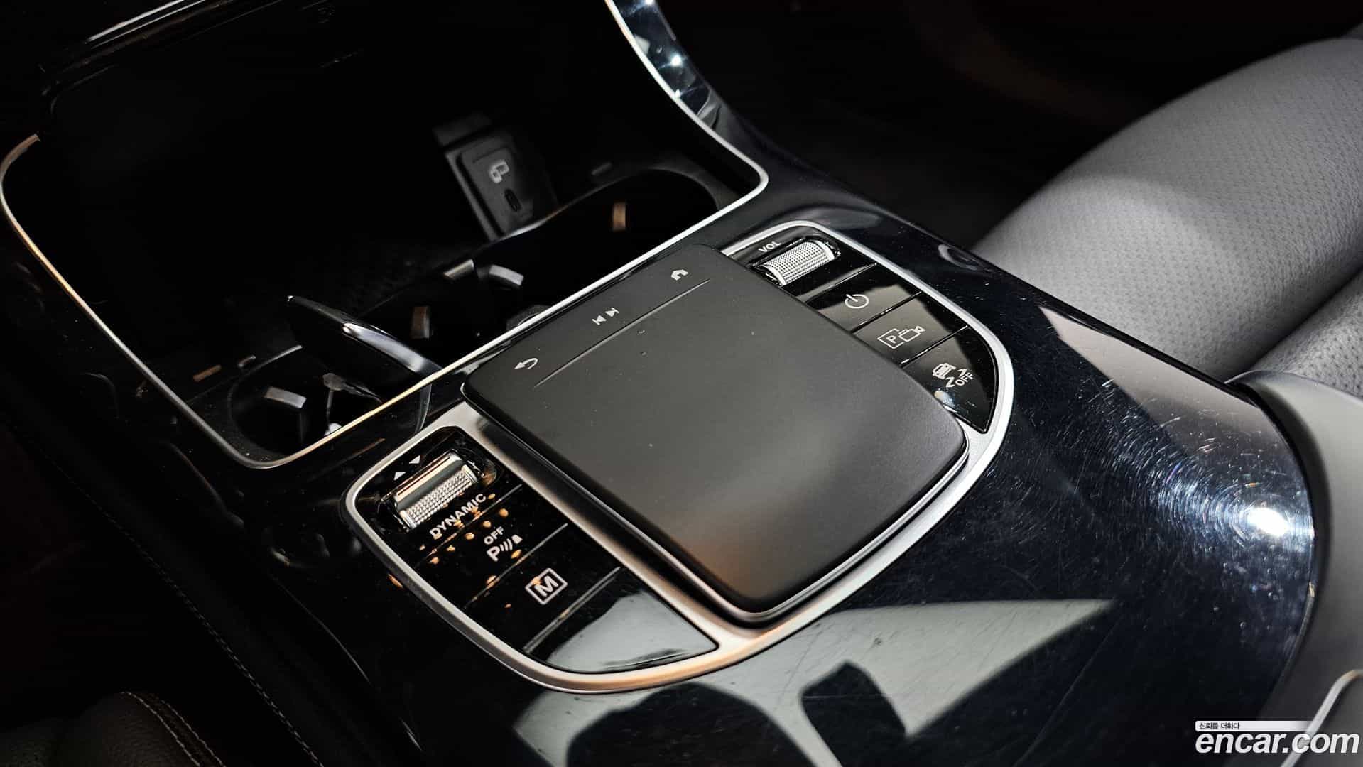 GLC-Class Mercedes-Benz 2021.0-OPTION-048