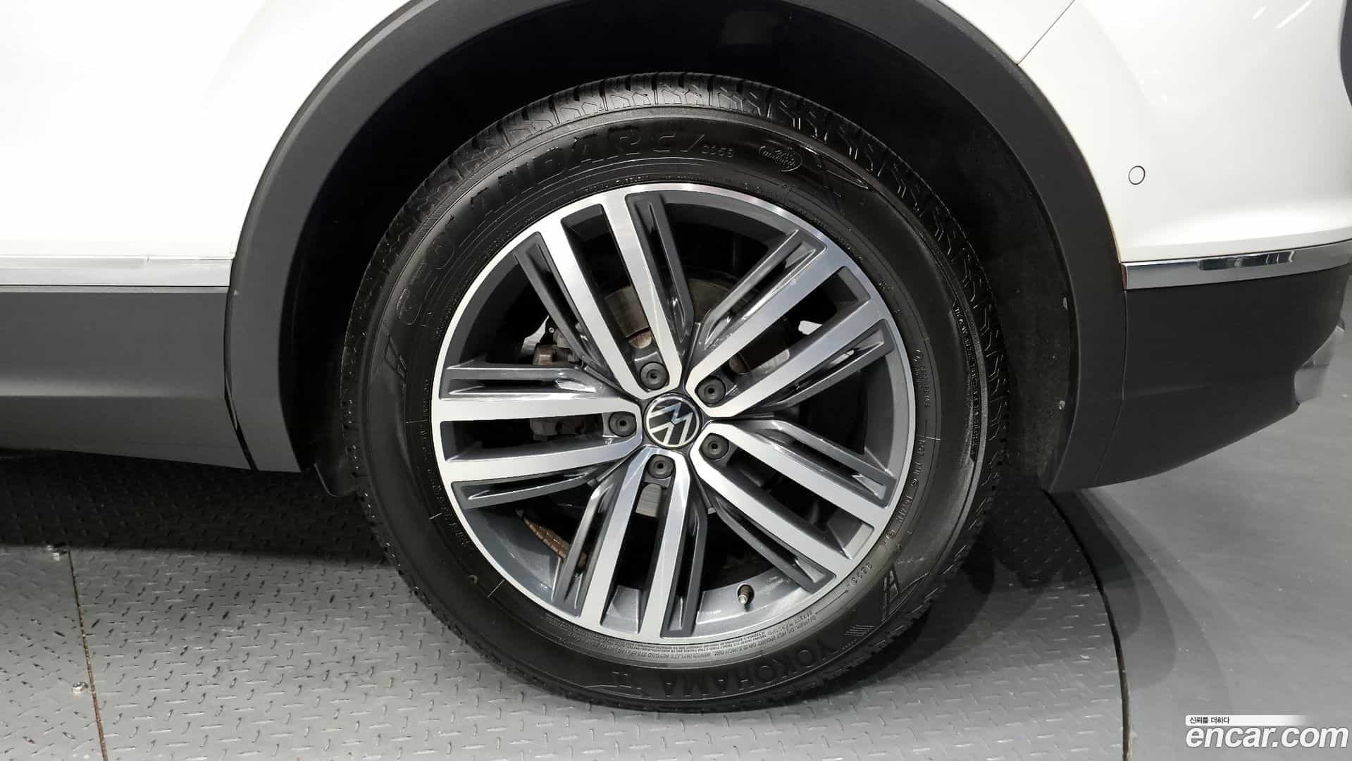 Tiguan Volkswagen 2022.1-OUTER-031