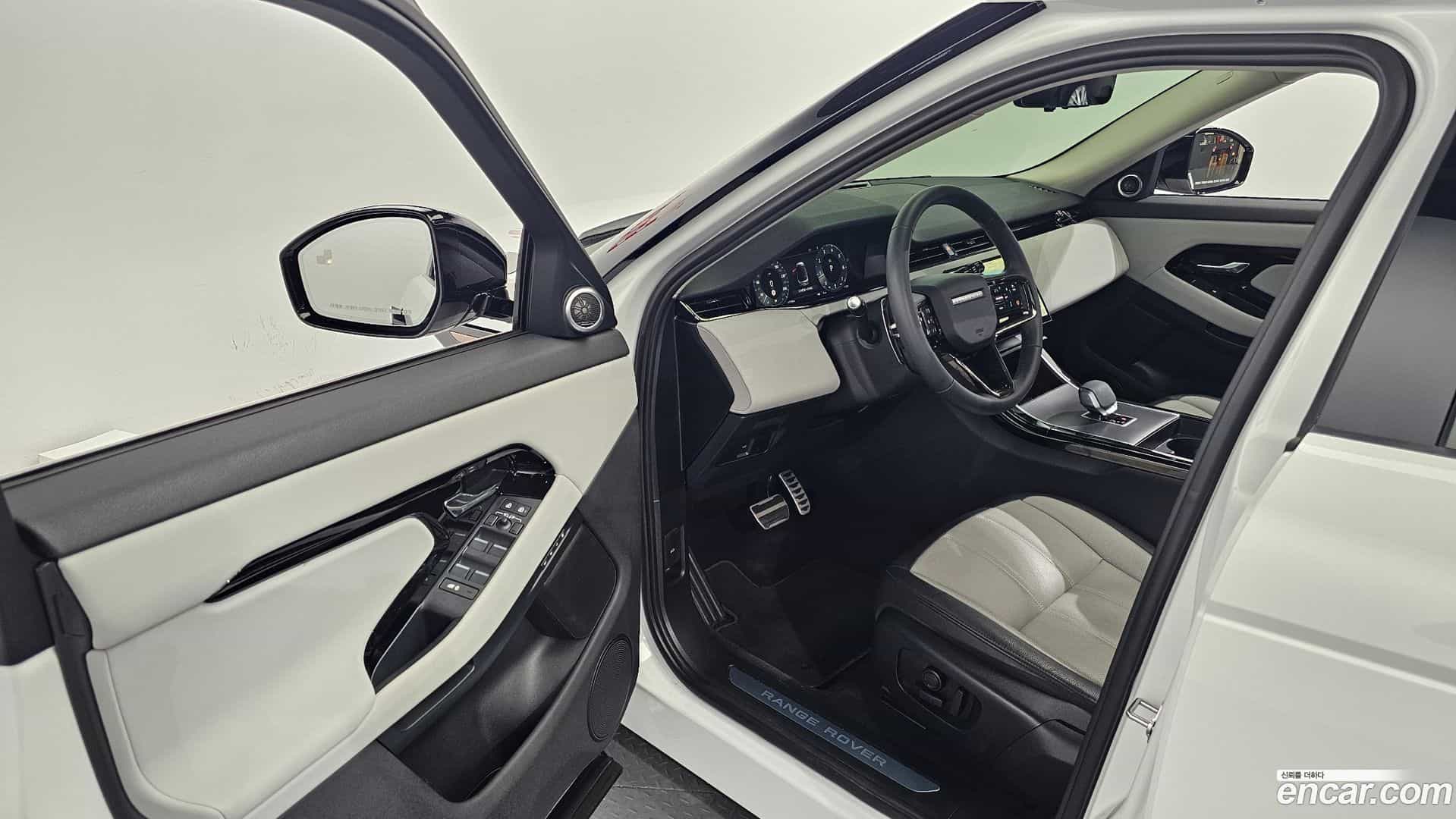 Range Rover Evoque Land Rover 2025.5-INNER-010