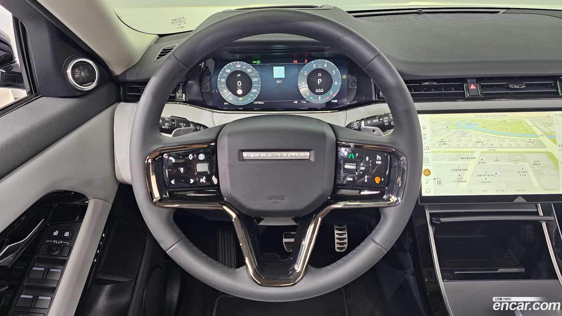 Range Rover Evoque Land Rover 2025.5-OPTION-017