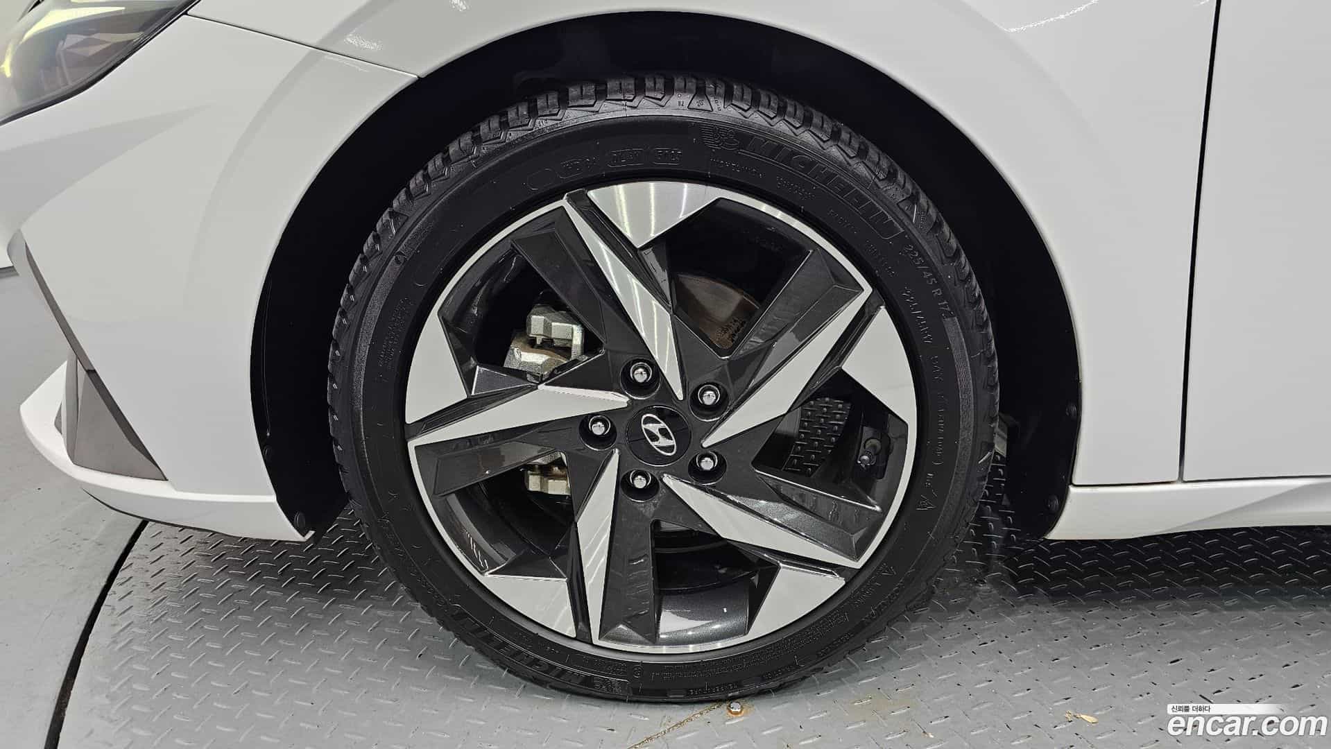 AVANTE Hyundai 2021.1-OUTER-005