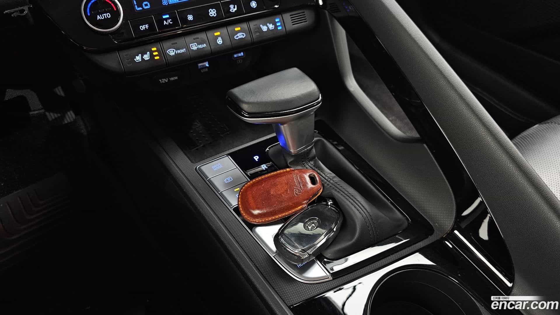 AVANTE Hyundai 2021.1-INNER-009