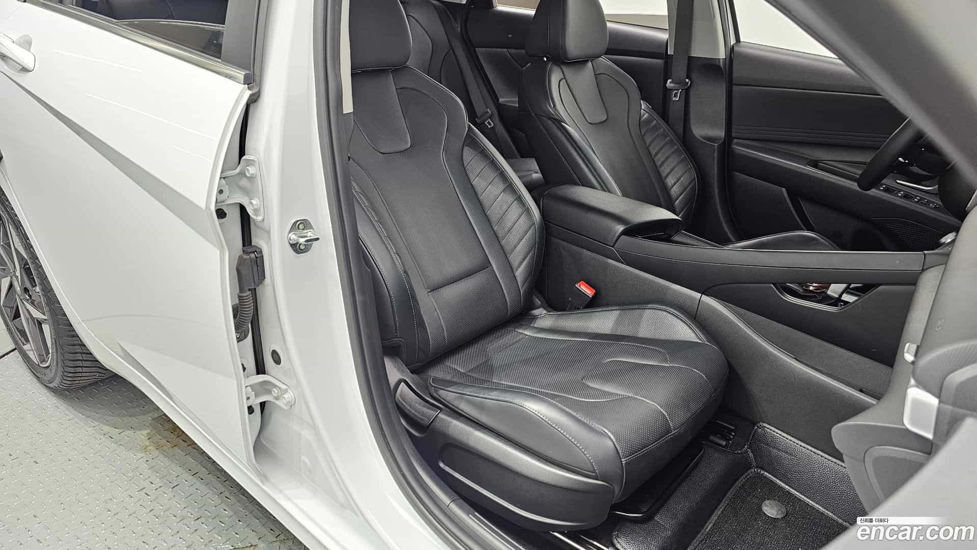 AVANTE Hyundai 2021.1-OPTION-015