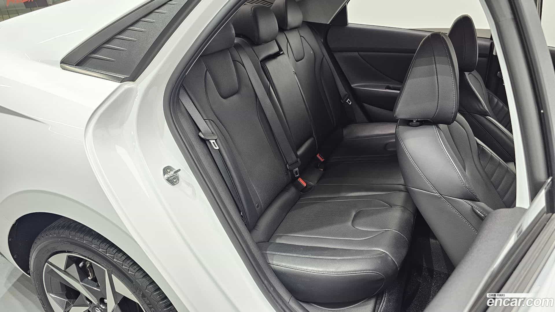 AVANTE Hyundai 2021.1-OPTION-016