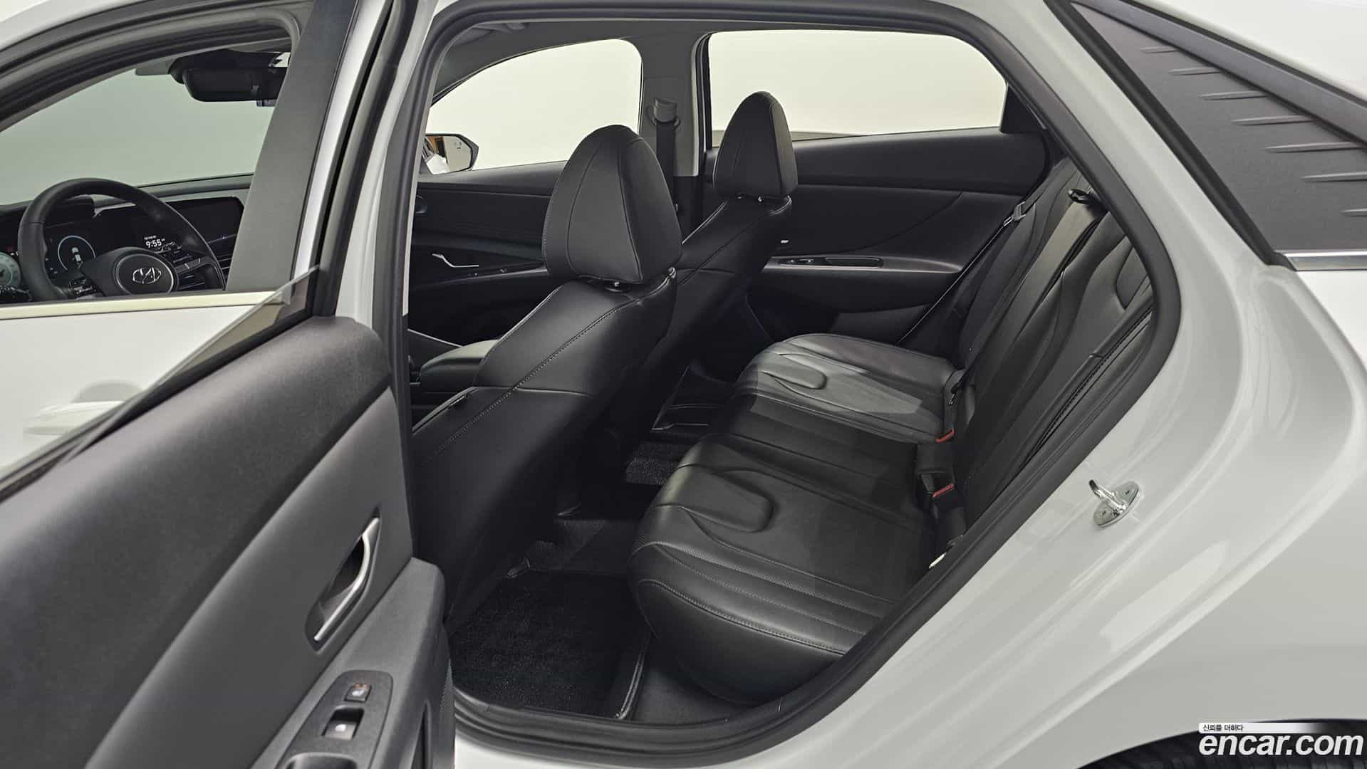 AVANTE Hyundai 2021.1-INNER-036