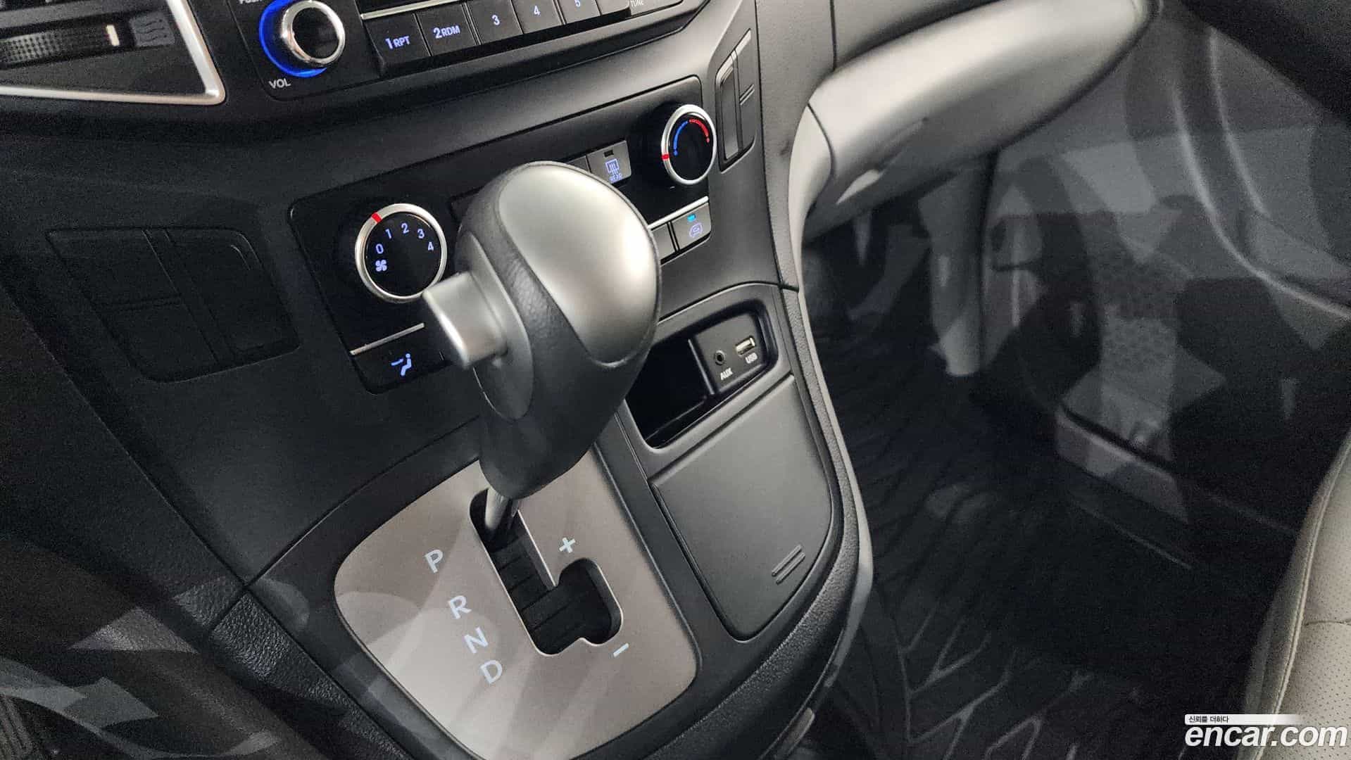 Starex Hyundai 2020.11-INNER-009