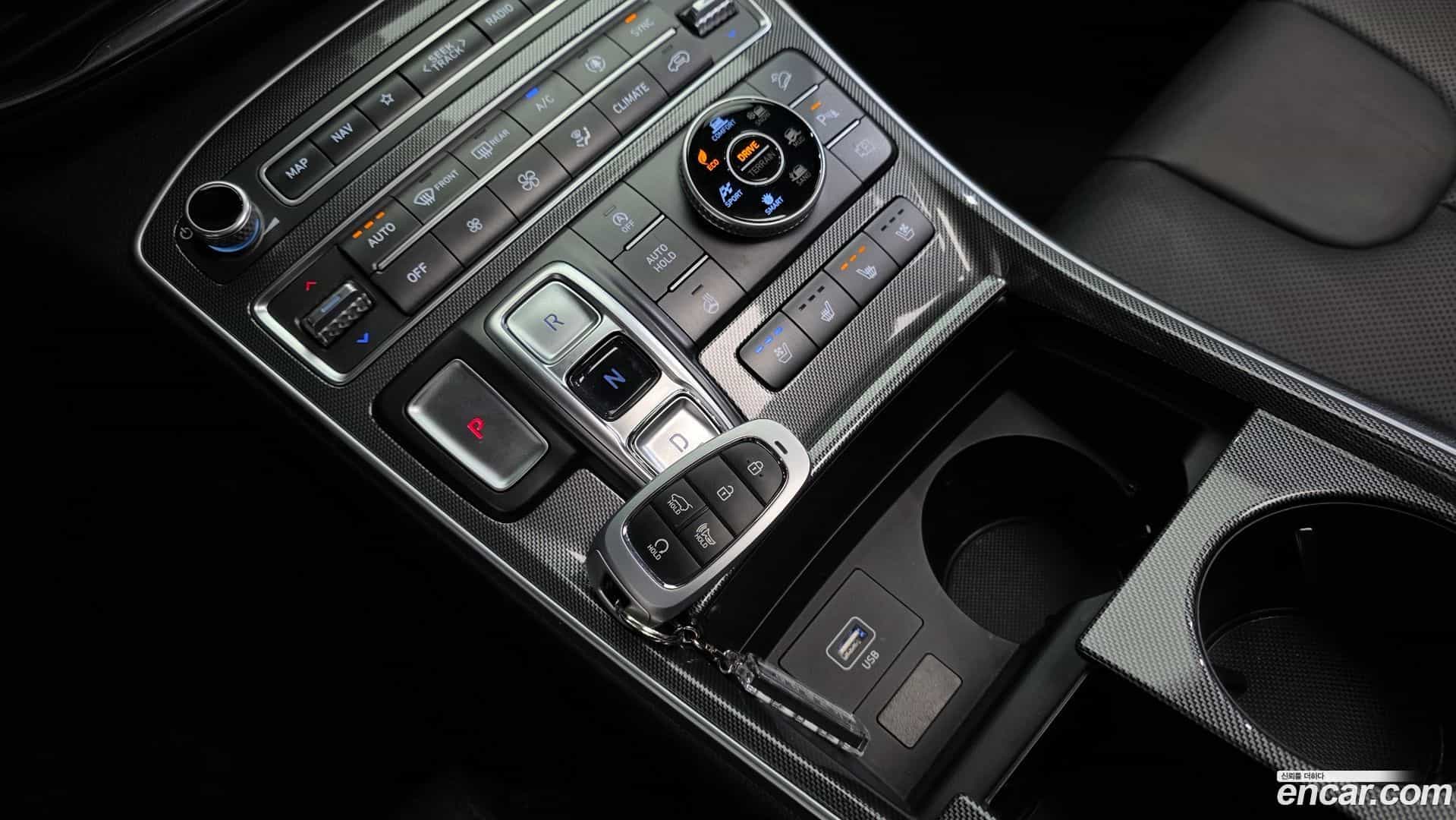 Santafe Hyundai 2023.1-INNER-009