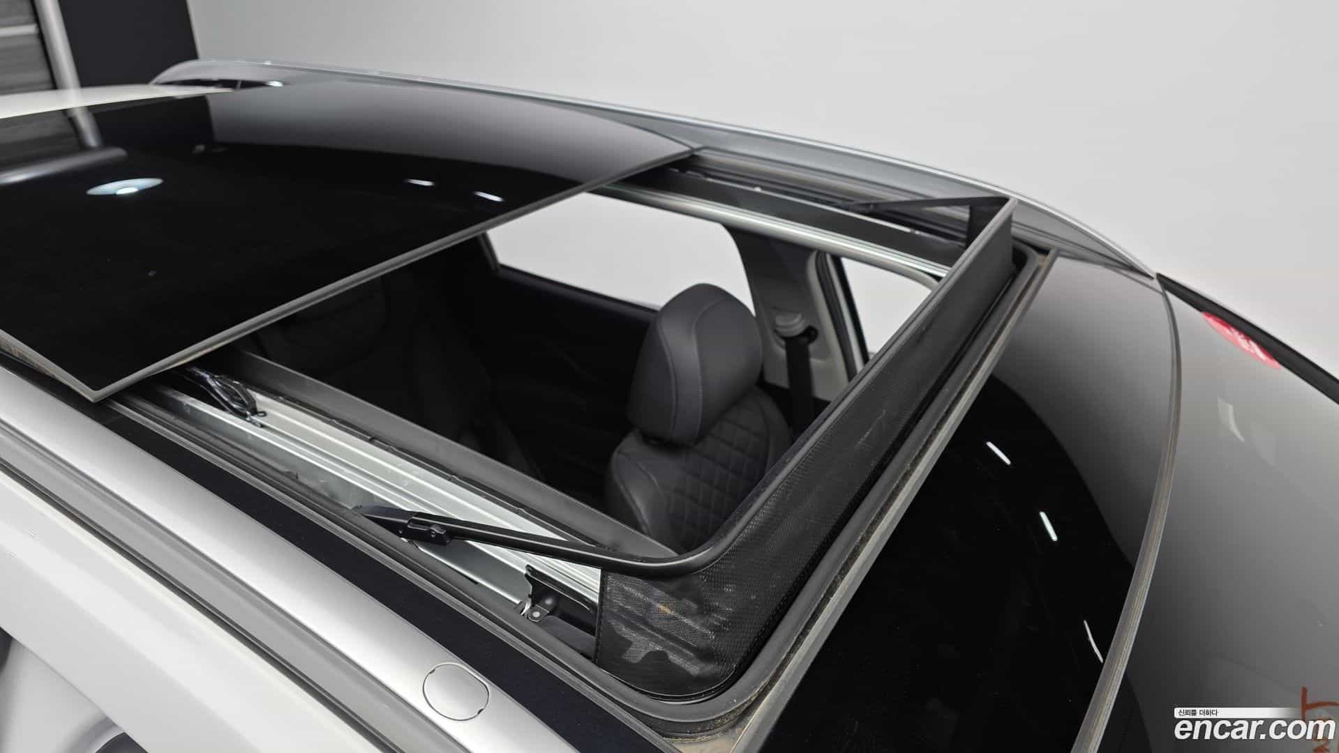 Santafe Hyundai 2023.1-OPTION-023